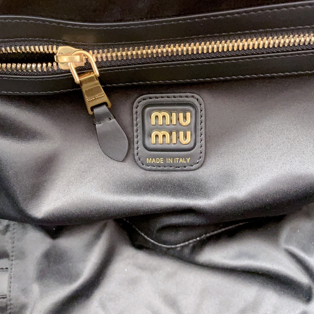 Bagsaaa Miu Miu Leather Beau bag 5BB117 Black - 34x23x10 cm