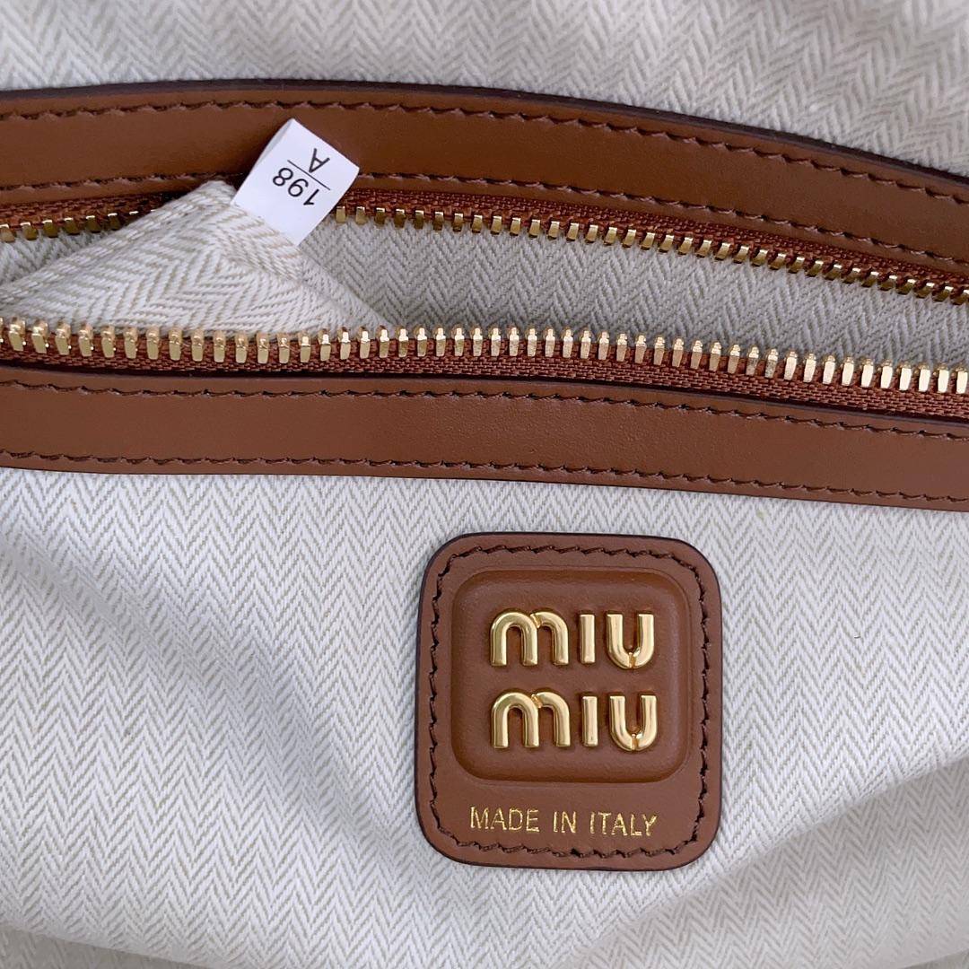 Bagsaaa Miu Miu Leather patchwork Beau bag - 34x23x10 cm