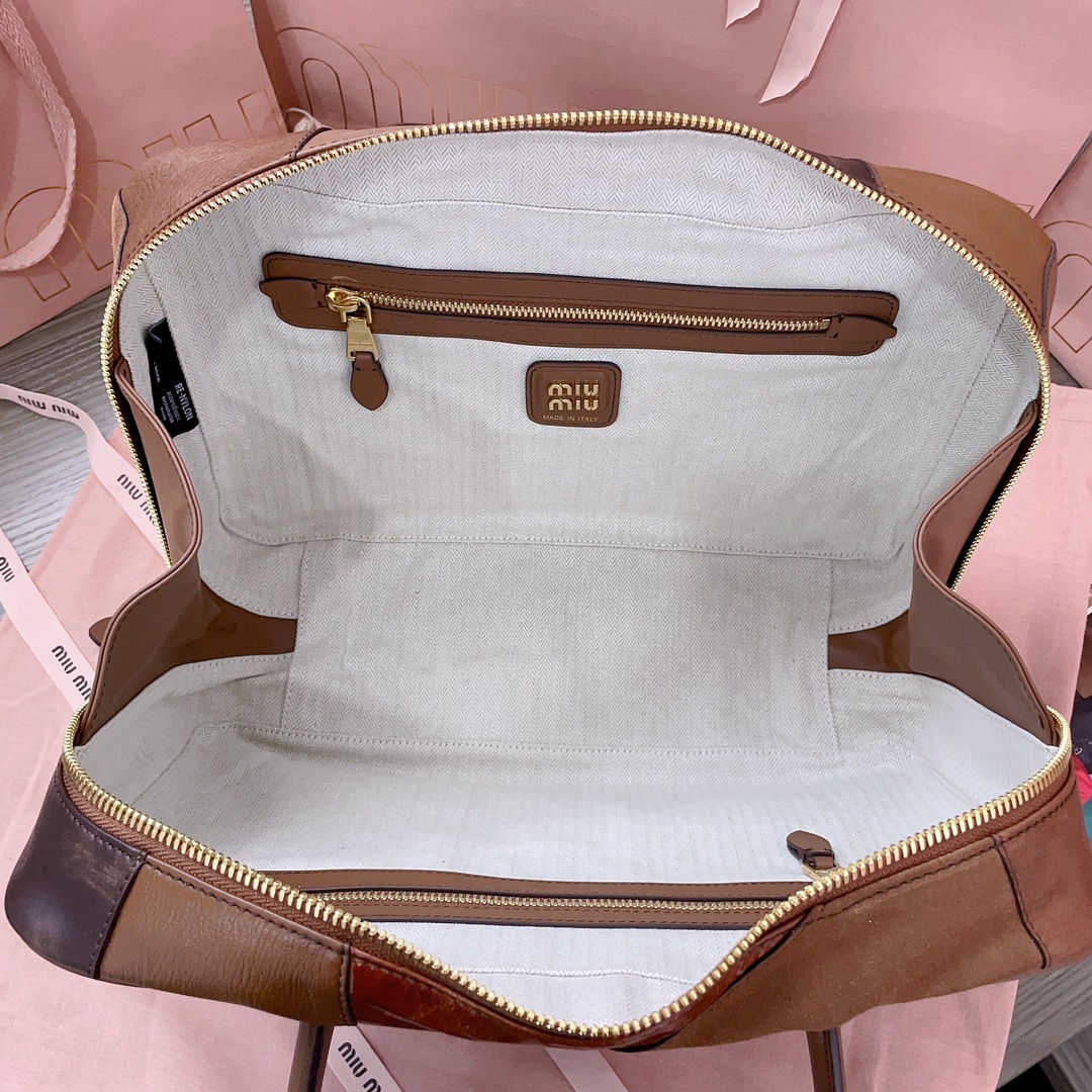 Bagsaaa Miu Miu Leather patchwork Beau bag - 34x23x10 cm