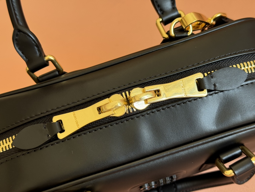 Bagsaaa Miu Miu Arcadie leather bag 5BB142 black - 22X10.5X7 cm