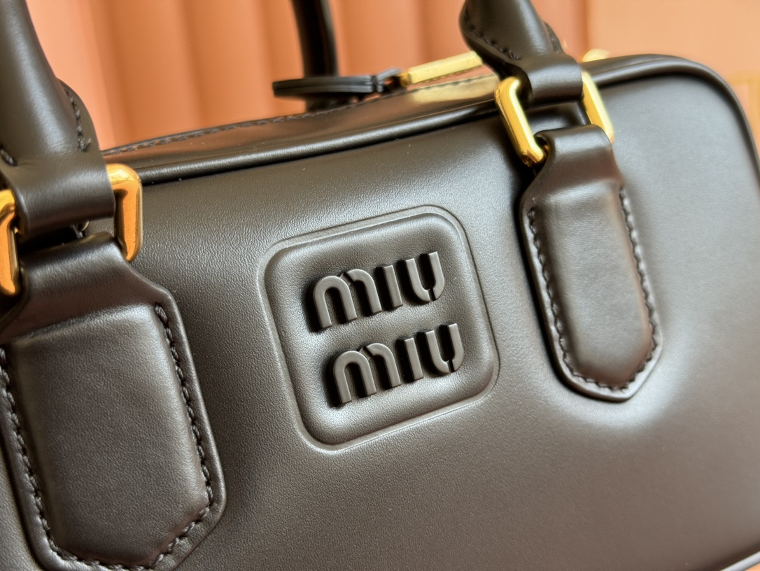 Bagsaaa Miu Miu Arcadie leather bag 5BB142 black - 22X10.5X7 cm