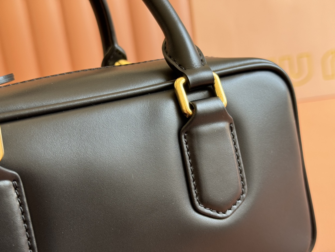 Bagsaaa Miu Miu Arcadie leather bag 5BB142 black - 22X10.5X7 cm
