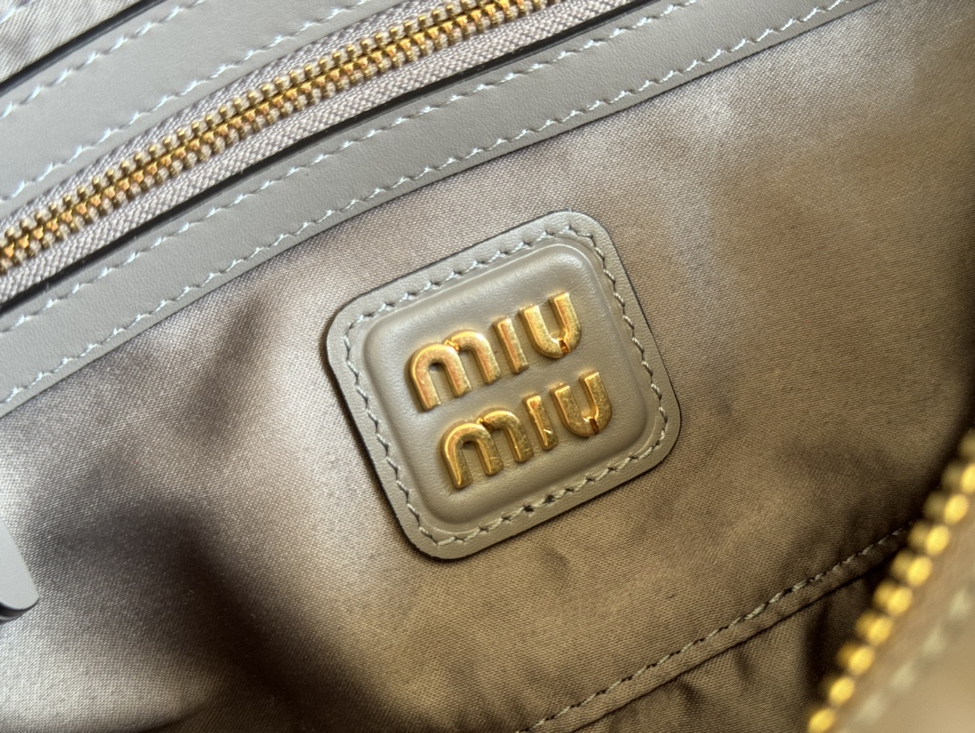 Bagsaaa Miu Miu Arcadie leather bag 5BB142 gray - 22X10.5X7 cm