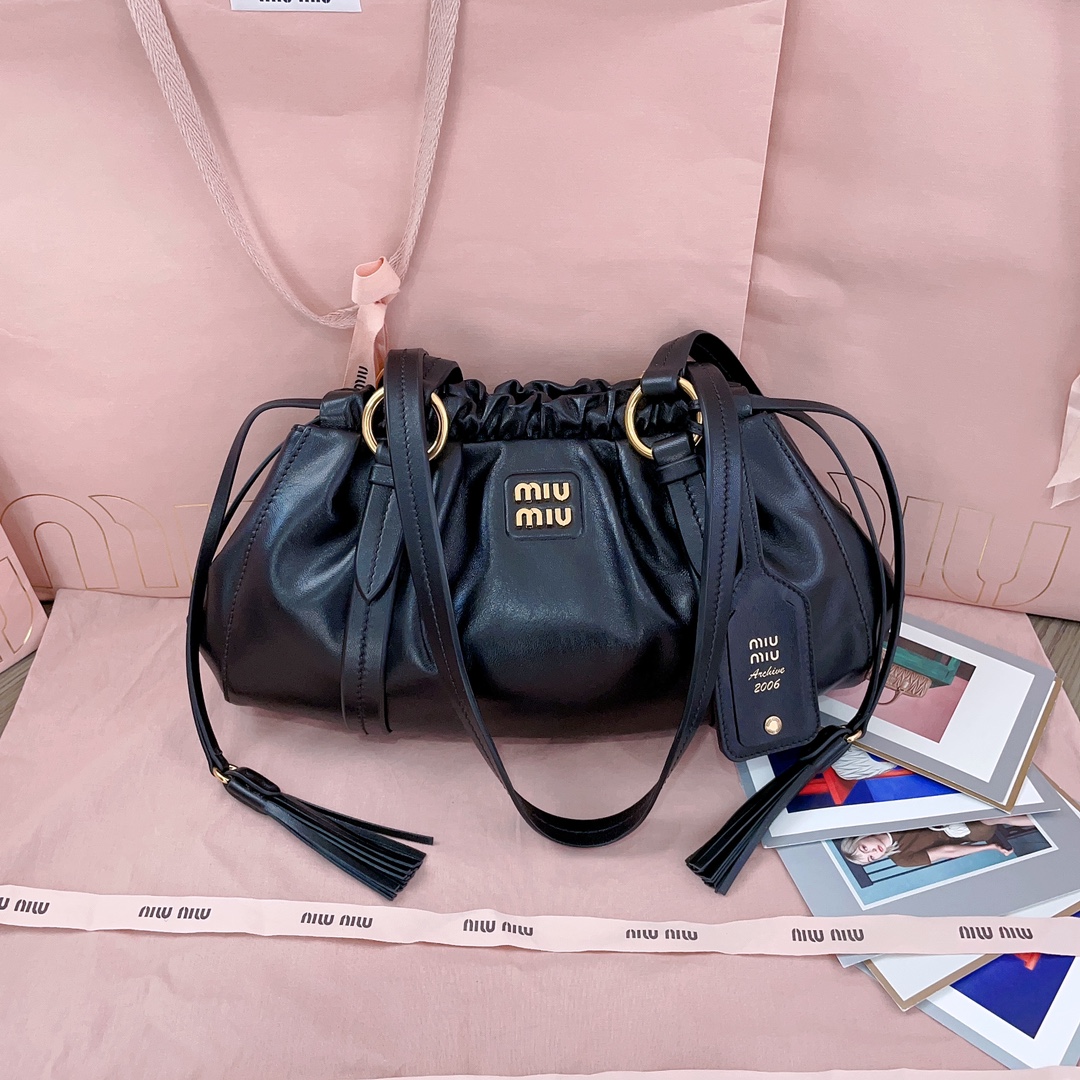 Bagsaaa Miu Miu Joie nappa leather bag 5BG306 black - 32x16x10.5 cm