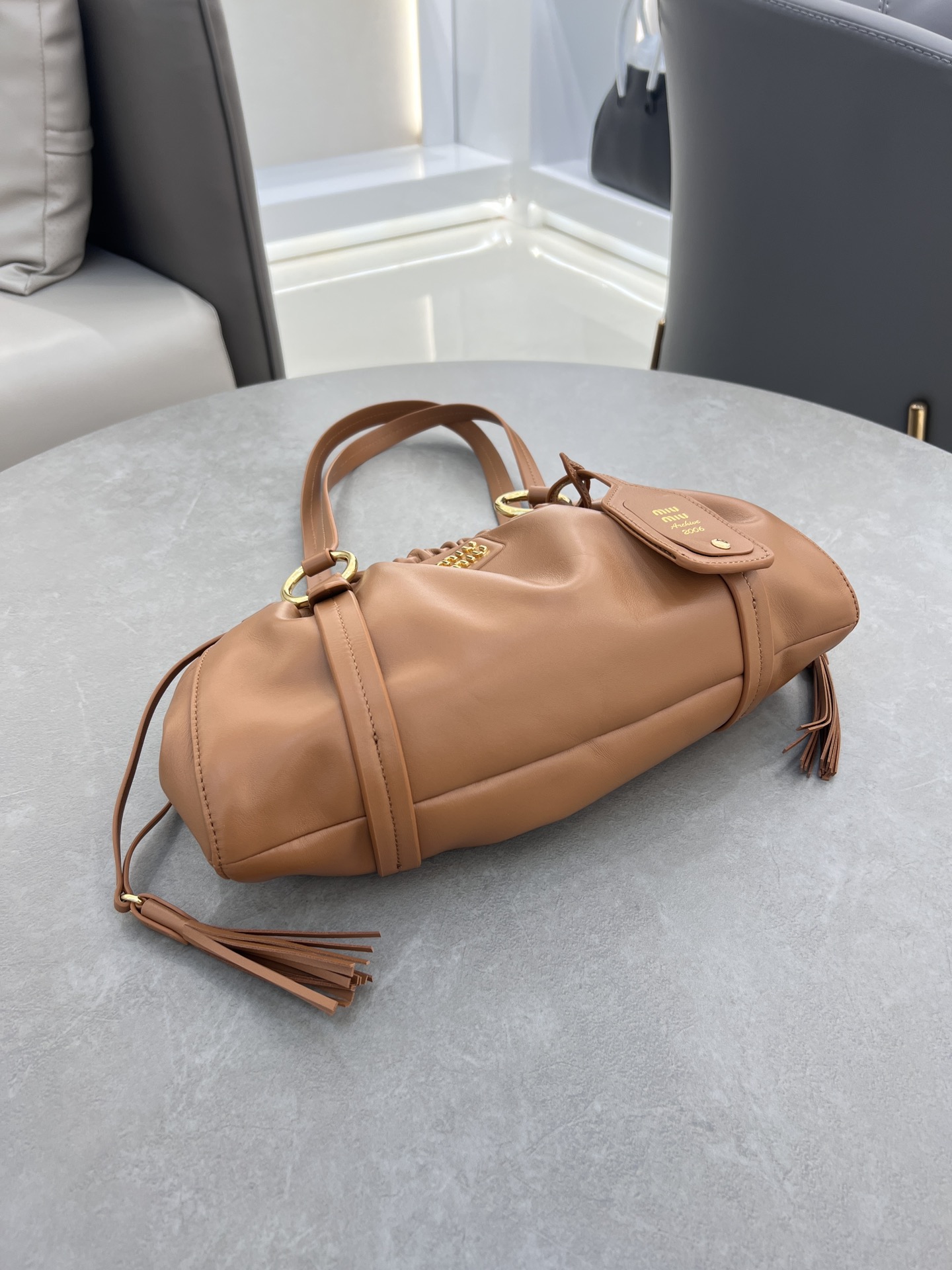 Bagsaaa Miu Miu Joie nappa leather bag 5BG306 brown - 32x16x10.5 cm