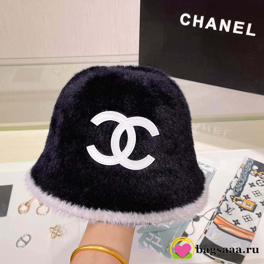 Bagsaaa Ch**el Fur Bucket Hat Black
