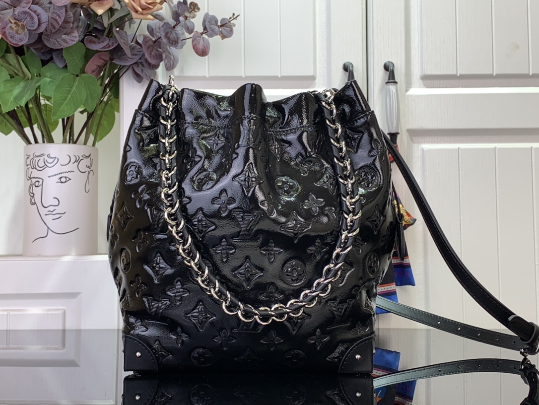 Bagsaaa L0vis Vvtt0n M13484 Noé Trunk PM Black - 23 x 27 x 8 cm