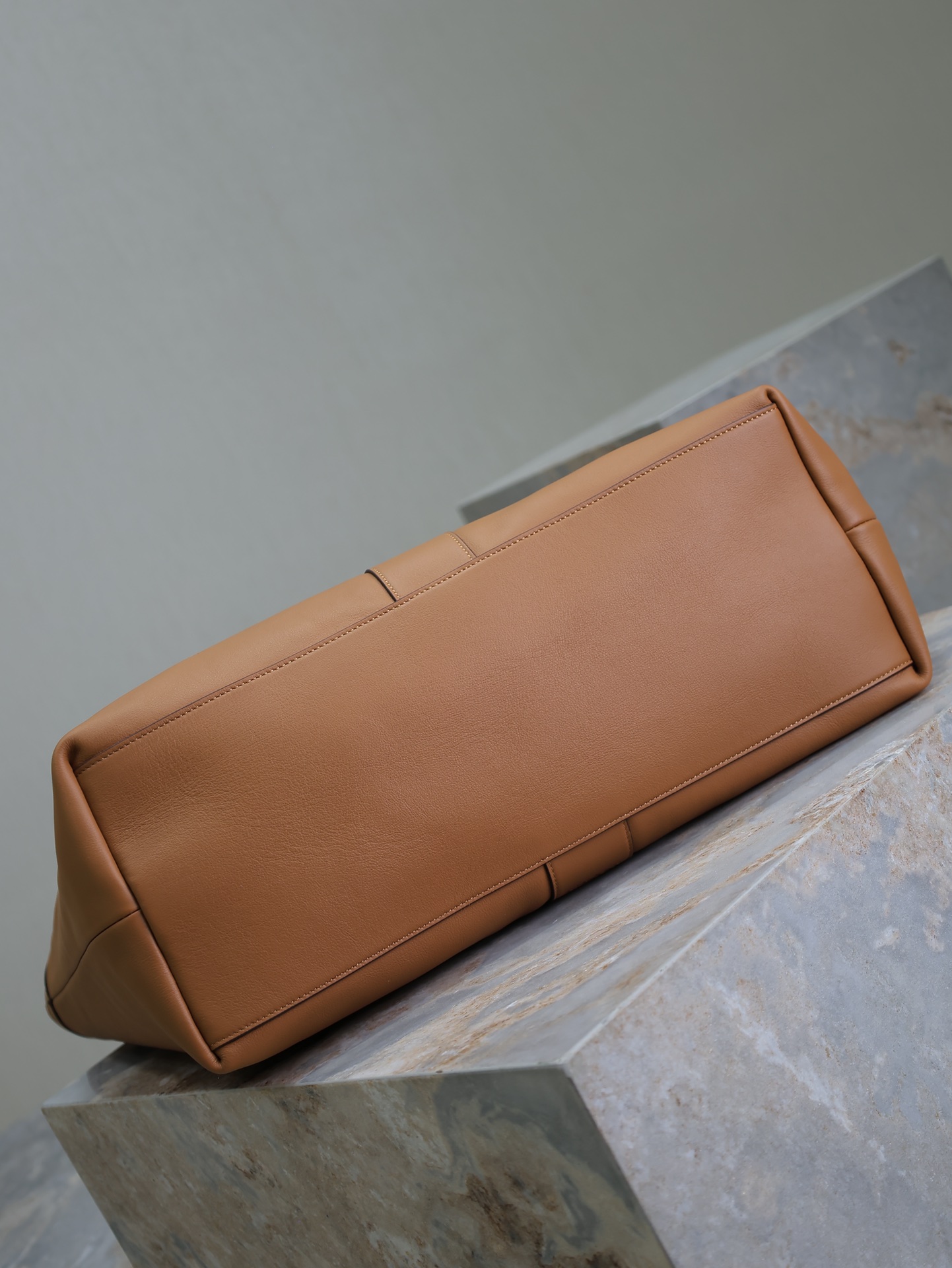 Bagsaaa Y51 Y Tote In Leather Brown - 37 X 32 X 27–22 CM