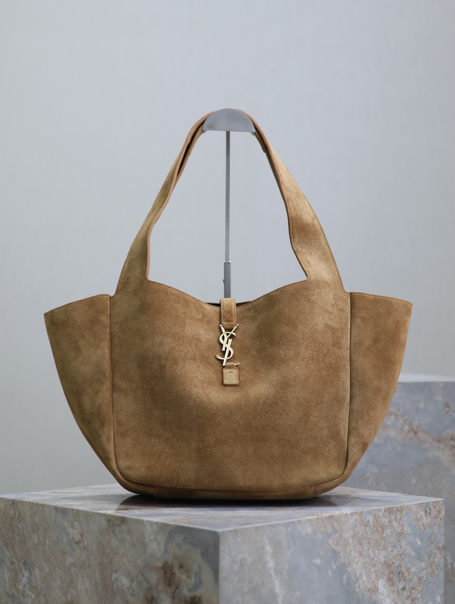 Bagsaaa Y51 LE 5 À 7 BEA in suede beige - 50 X 28 X 18 CM