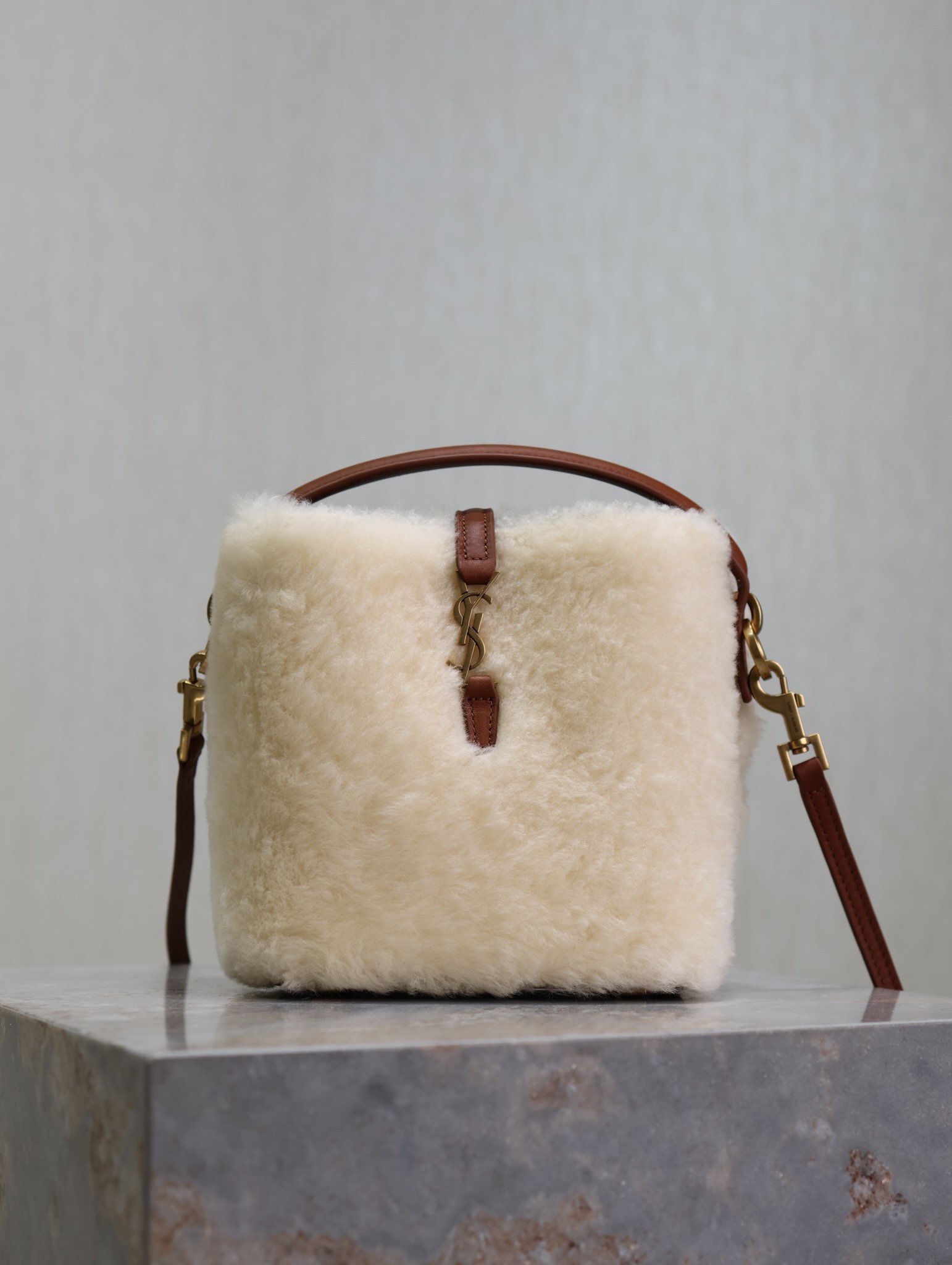 Bagsaaa Y51 LE 37 mini in shearling 765870 - 15x13x6 cm