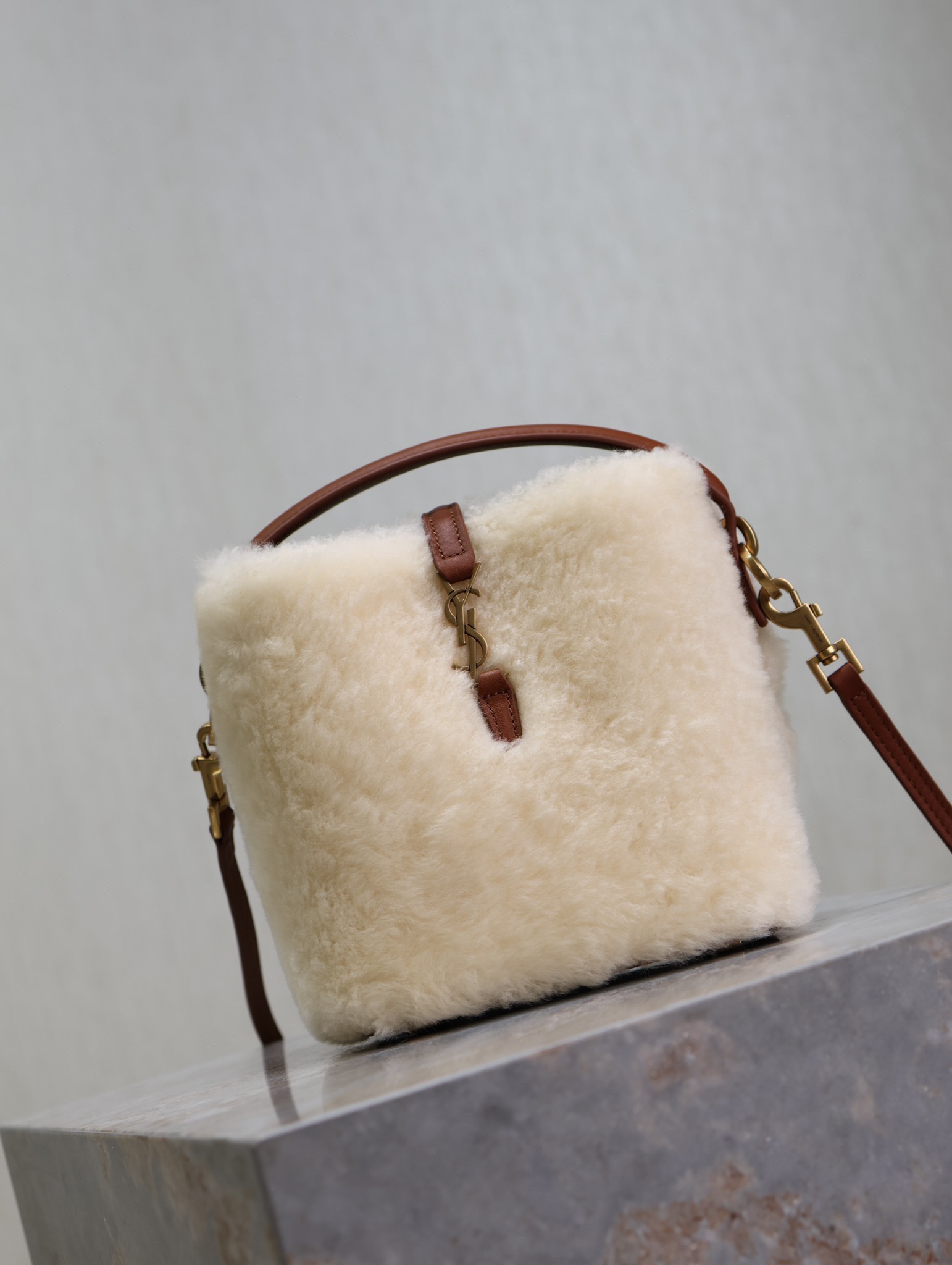 Bagsaaa Y51 LE 37 mini in shearling 765870 - 15x13x6 cm
