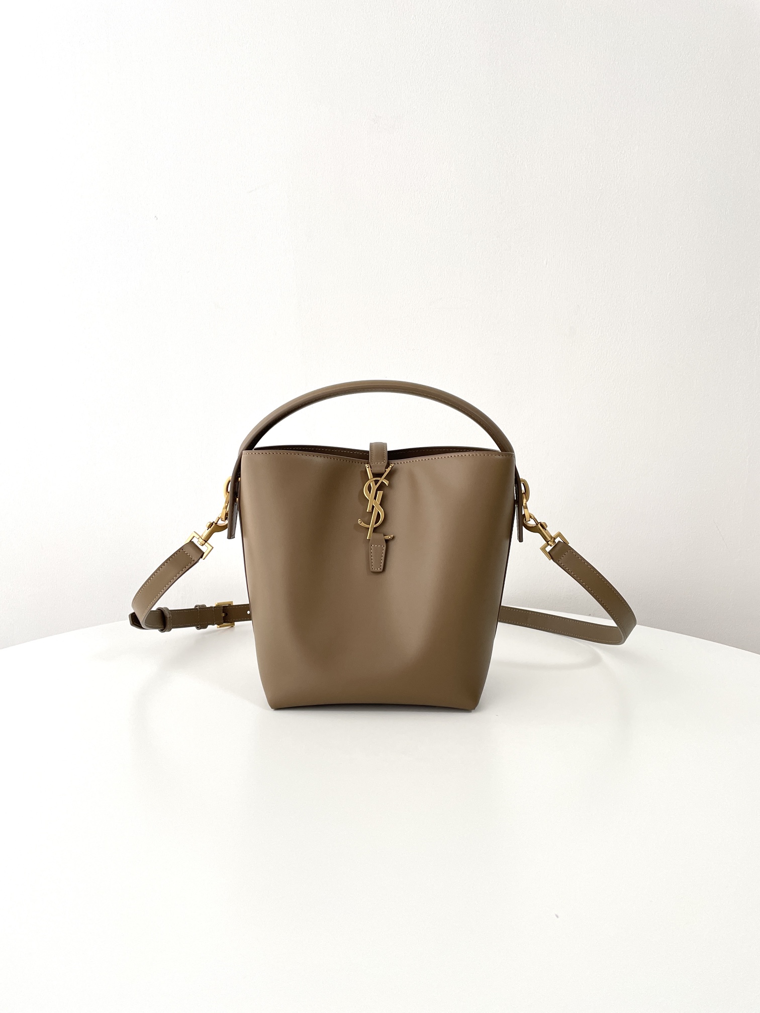 Bagsaaa Y51 LE 37 small in shiny leather 749036 brown - 17 X 20 X 13 CM