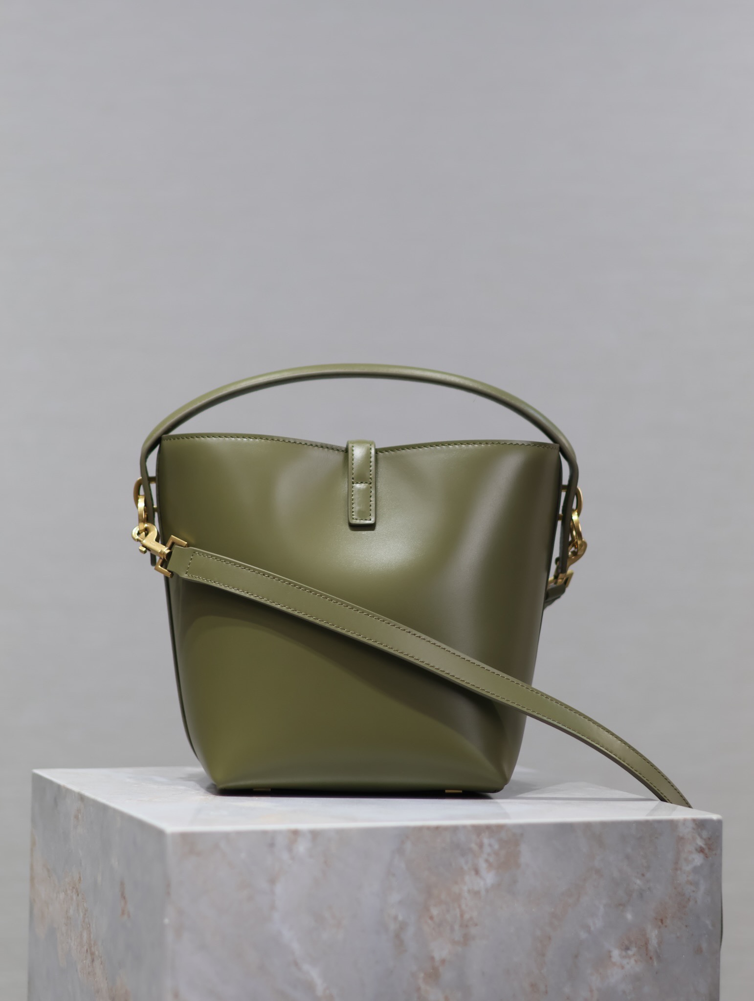 Bagsaaa Y51 LE 37 small in shiny leather 749036 green - 17 X 20 X 13 CM