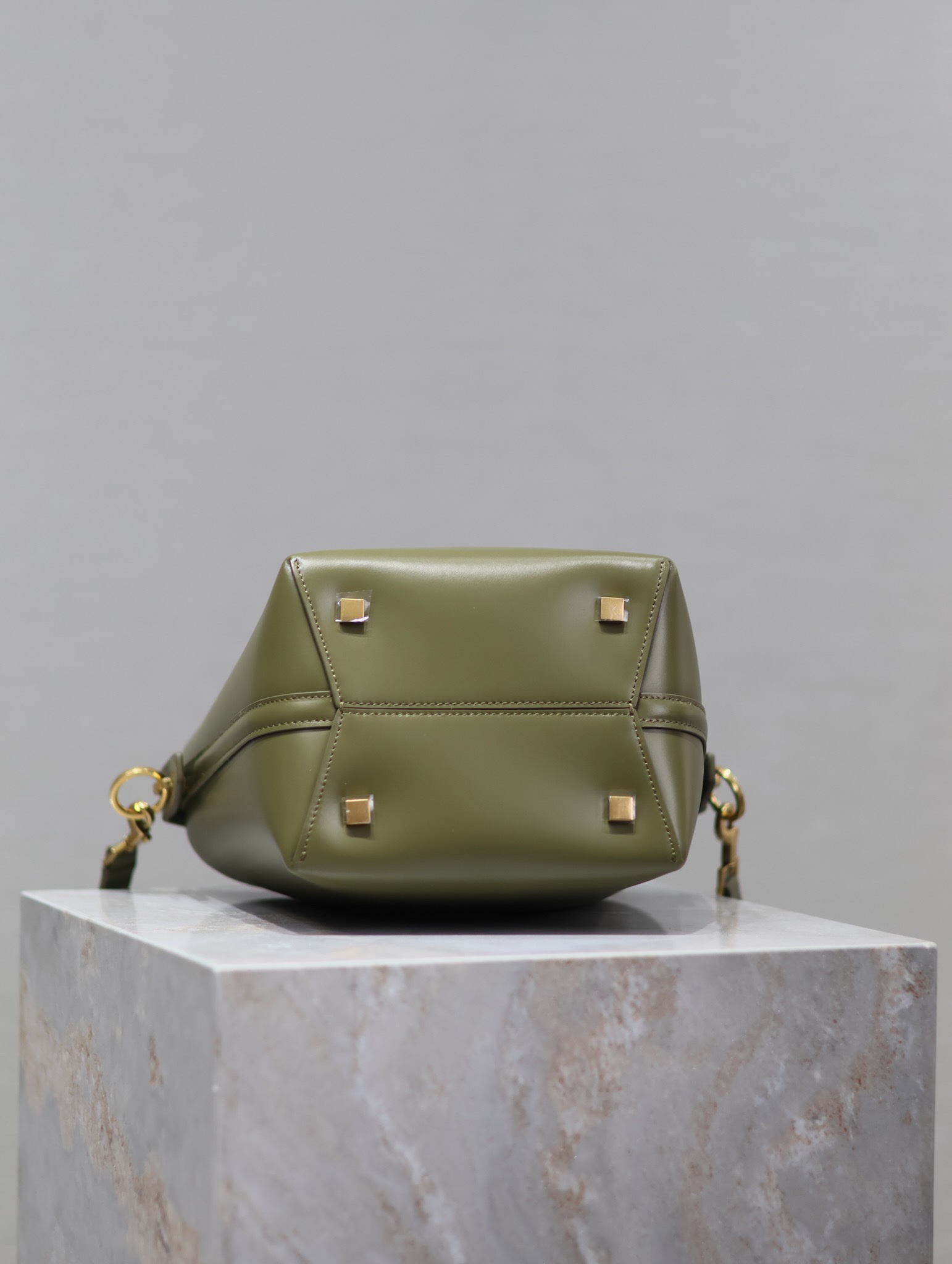 Bagsaaa Y51 LE 37 small in shiny leather 749036 green - 17 X 20 X 13 CM