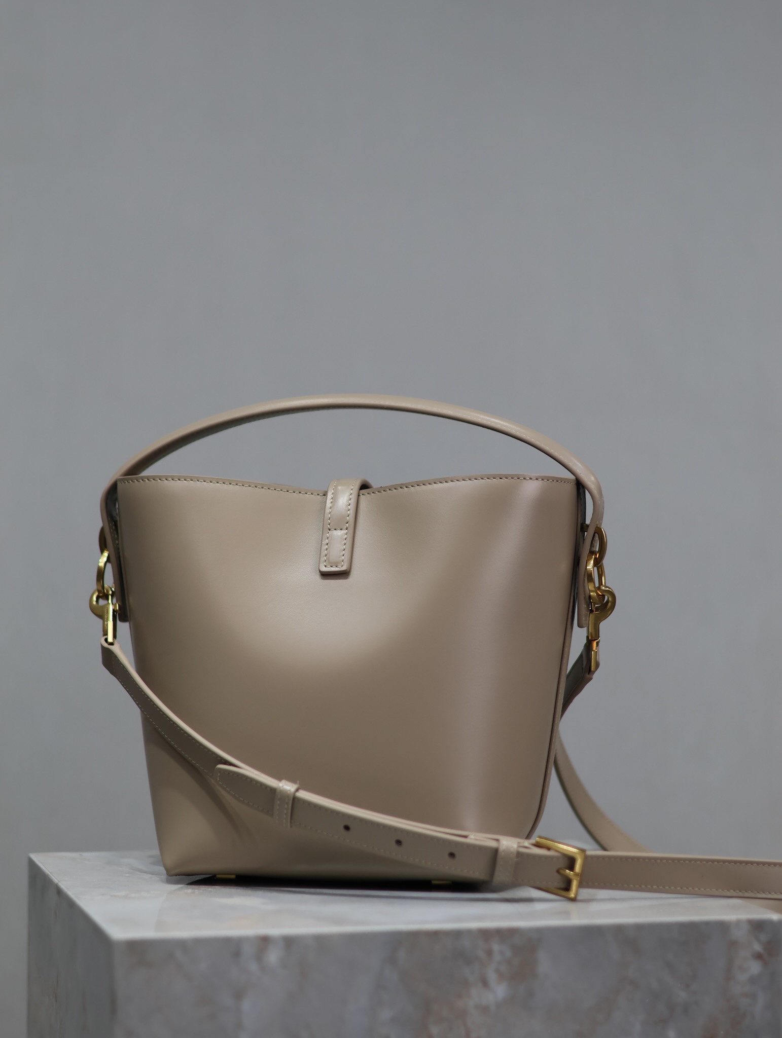 Bagsaaa Y51 LE 37 small in shiny leather 749036 beige - 17 X 20 X 13 CM
