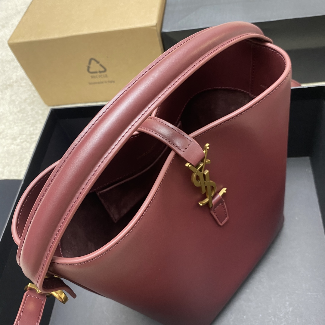 Bagsaaa Y51 LE 37 small in shiny leather 749036 red - 17 X 20 X 13 CM