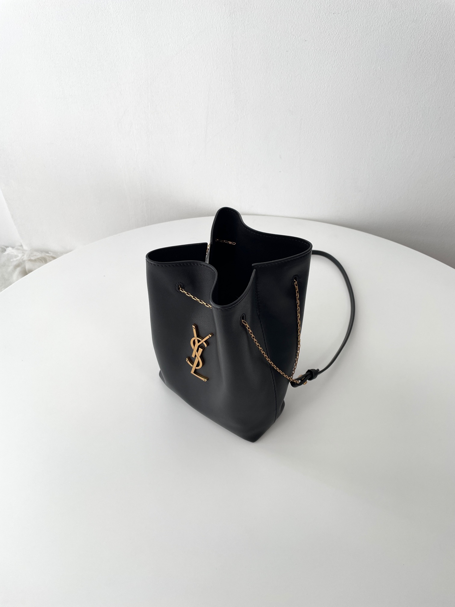 Bagsaaa Y51 Pochon in lambskin 801070 black - 20x24x3 cm