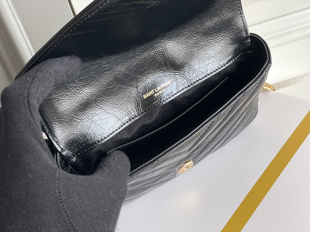 Bagsaaa Y51 College mini chain bag in shiny crackled leather 779430 black - 20 x 13 x 3 CM