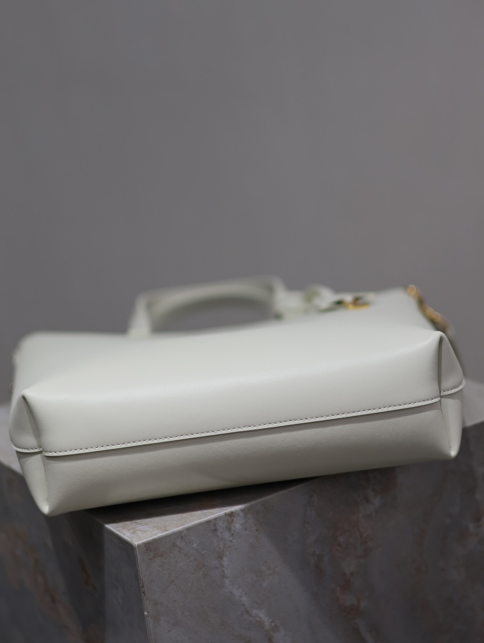 Bagsaaa Y51 Shopping Sa1nt Lau*nt Toy In Leather 600307 White - 25x28x8cm