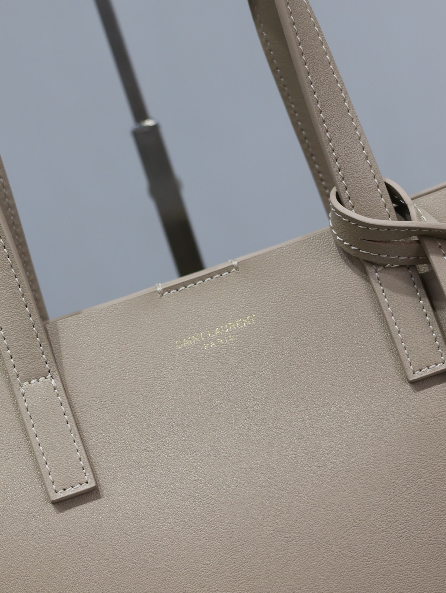 Bagsaaa Y51 Shopping Sa1nt Lau*nt Toy In Leather 600307 Beige - 25x28x8cm