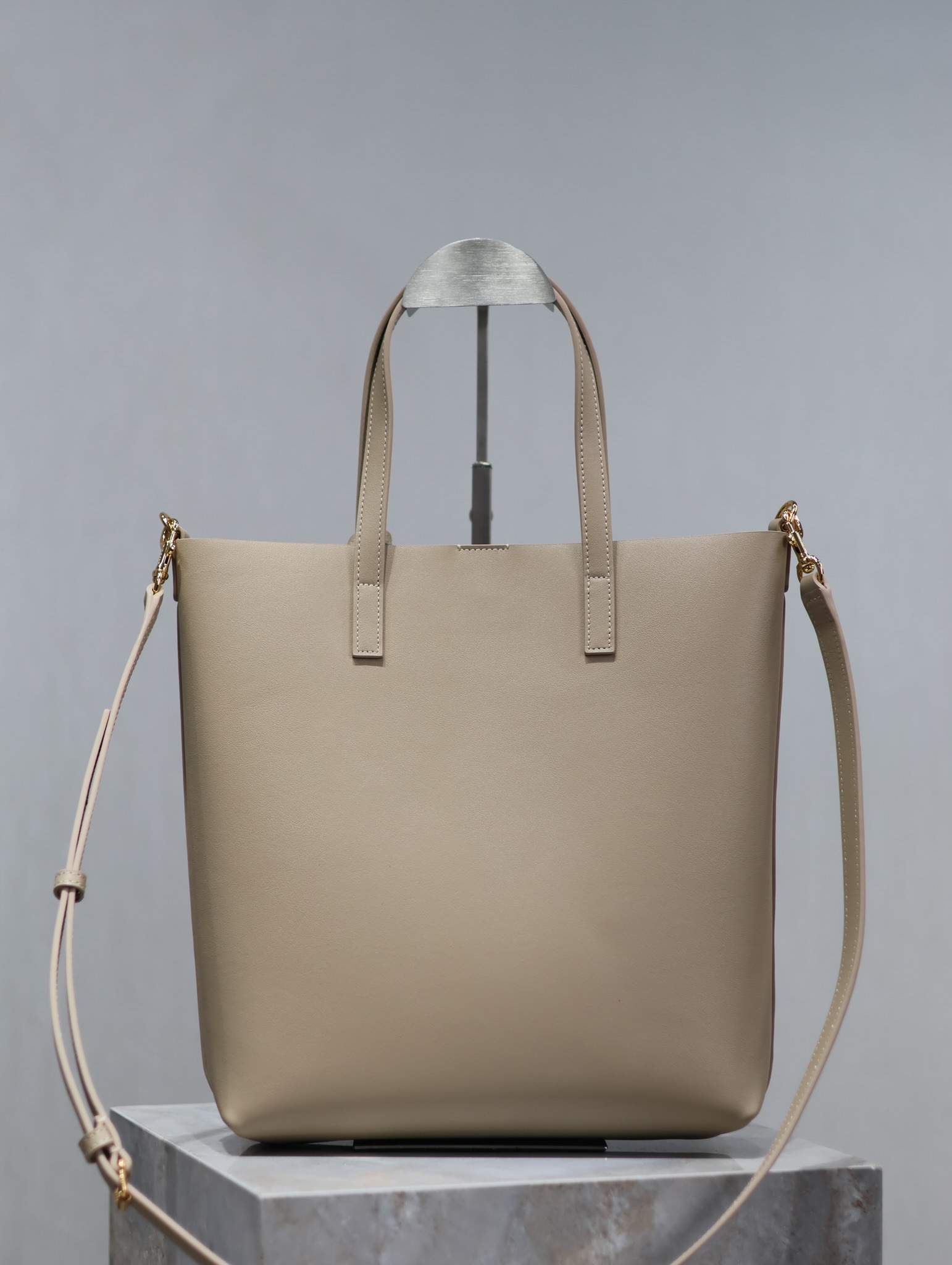 Bagsaaa Y51 Shopping Sa1nt Lau*nt Toy In Leather 600307 Beige - 25x28x8cm