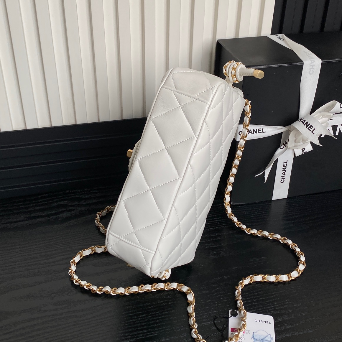 Bagsaaa Ch**el Flap Bag with Top Handle AS5317 White Lambskin - 22 x 24 x 6cm