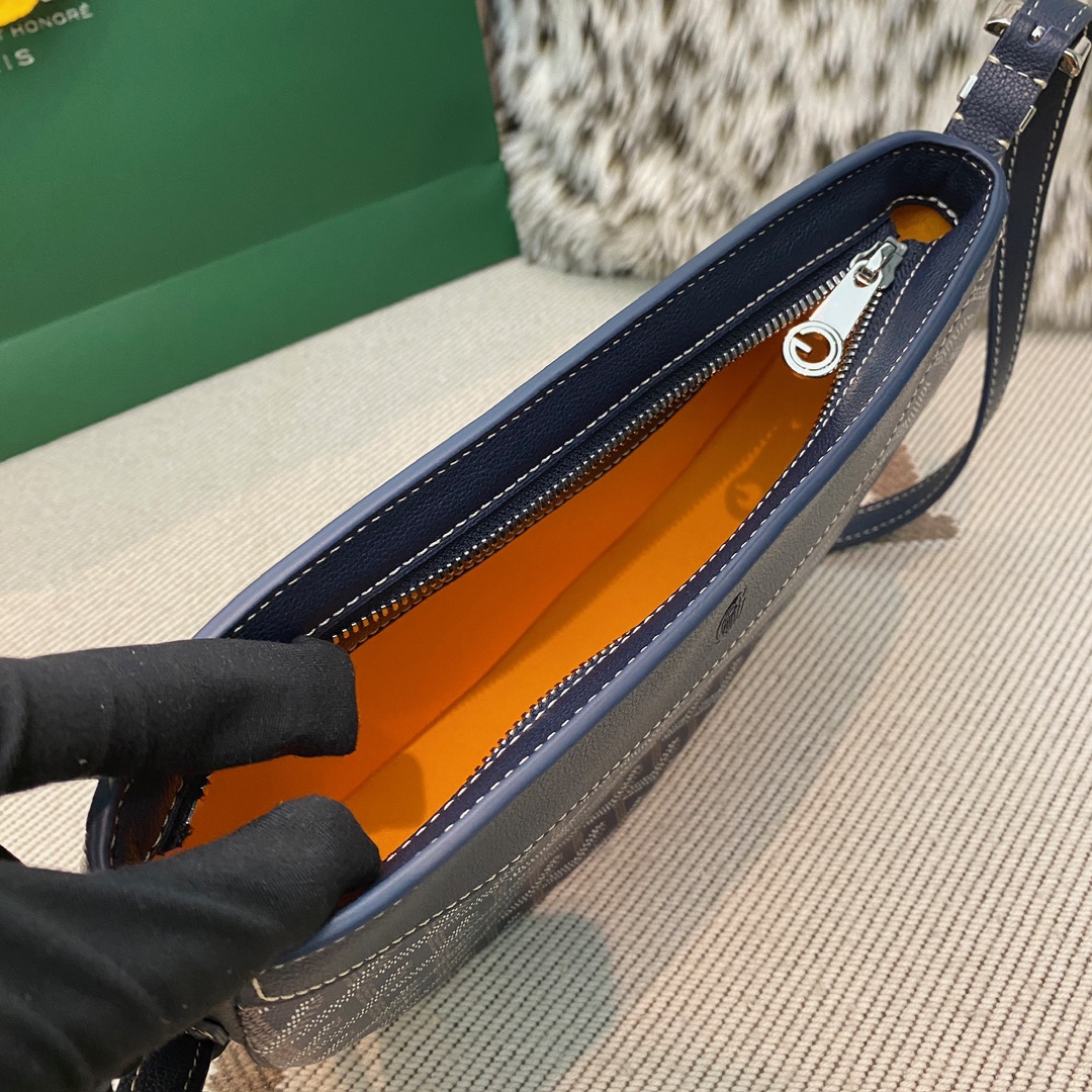 Bagsaaa G09ard Hirondelle bag navy blue - 25X6X17 cm