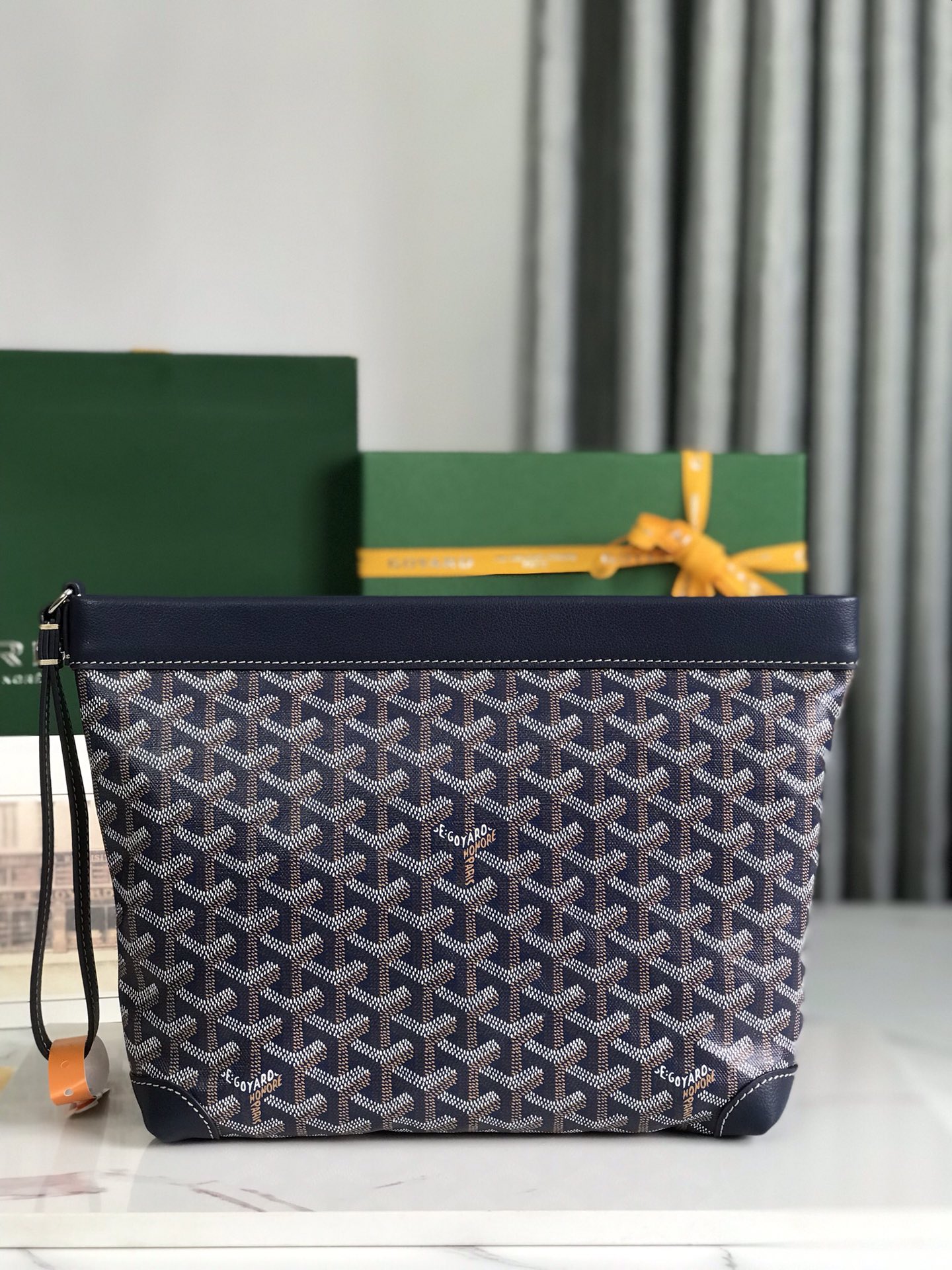 Bagsaaa G09ard Conti pouch dark blue - 24 x 6.5 x 22 cm