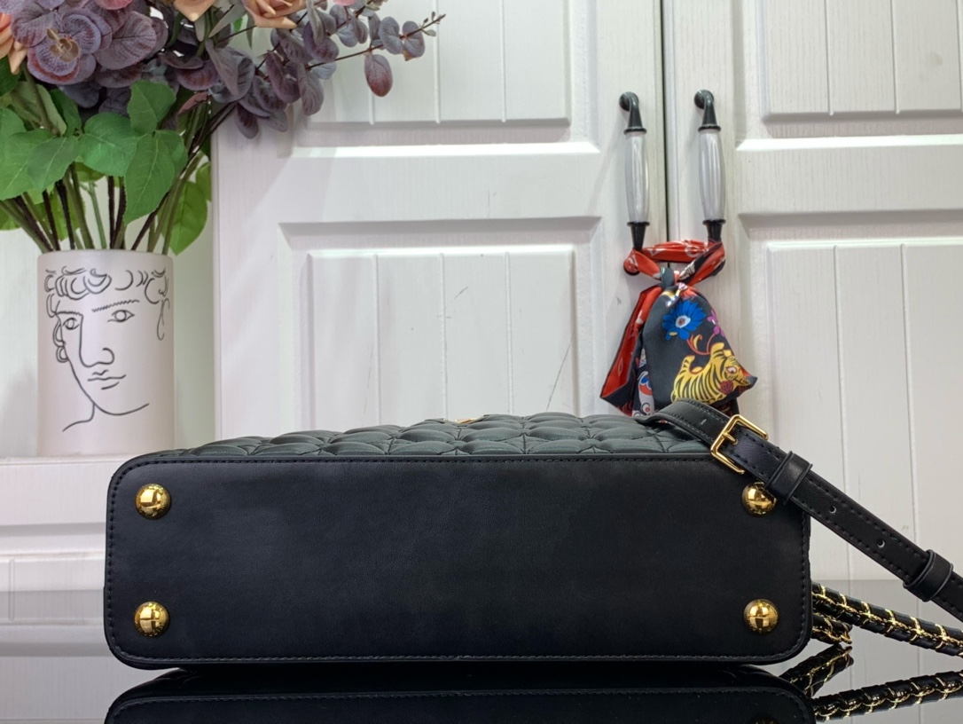 Bagsaaa L0vis Vvtt0n M25284 Capucines East-West MM Black - 33 x 19 x 9 cm