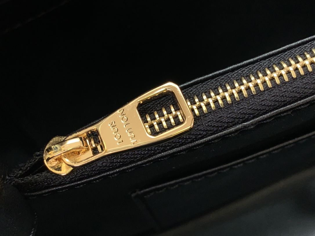Bagsaaa L0vis Vvtt0n M11924 Capucines BB Black Velvet - 17.3 x 9 x 27 cm
