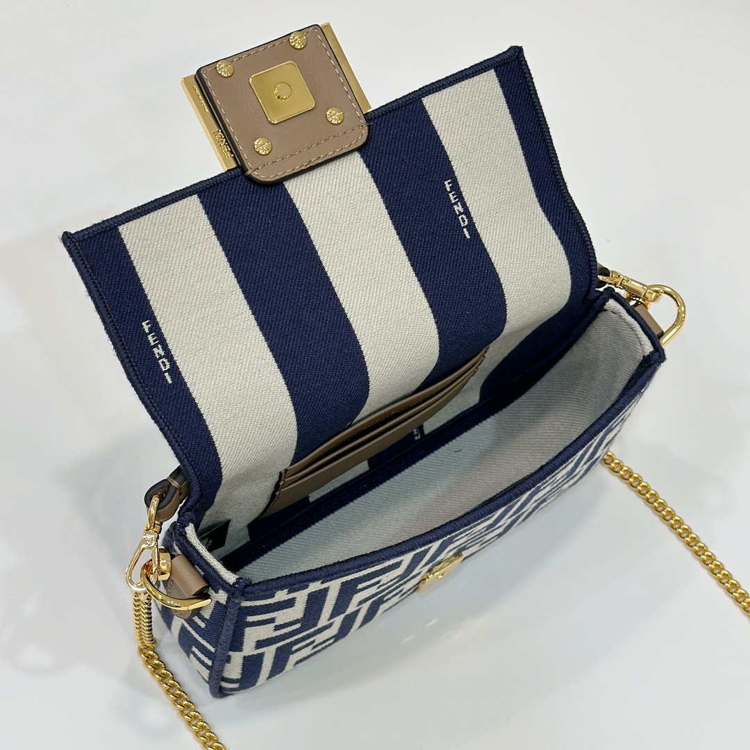 Bagsaaa F**di Baguette Mini Blue FF jacquard fabric bag - 20x5x13 cm