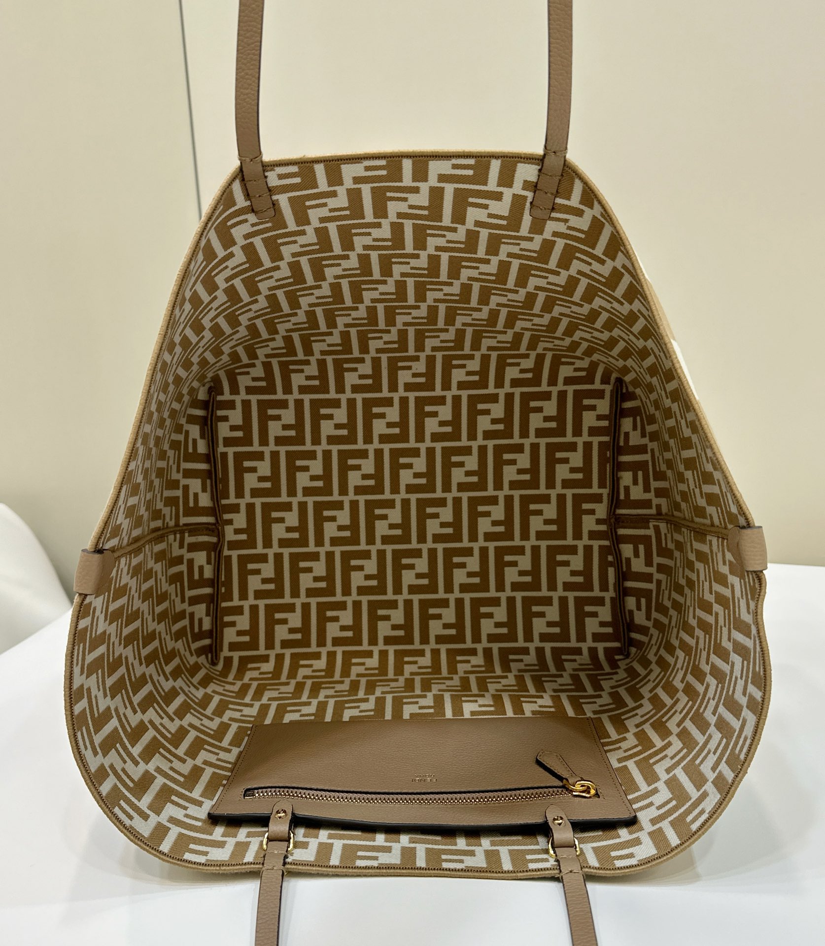 Bagsaaa F**di Large Roll Reversible shopper in Pequin striped and beige FF fabric - 35cm