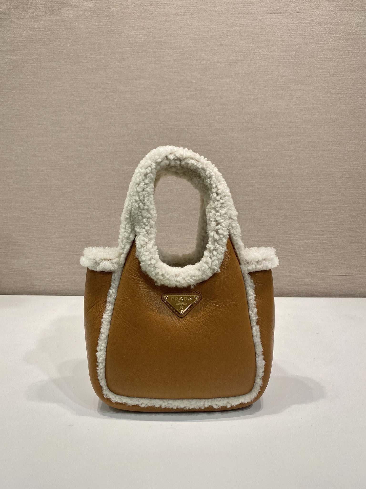 Bagsaaa Pra*a Shearling mini handbag 1BA349 Brown - 18 cm
