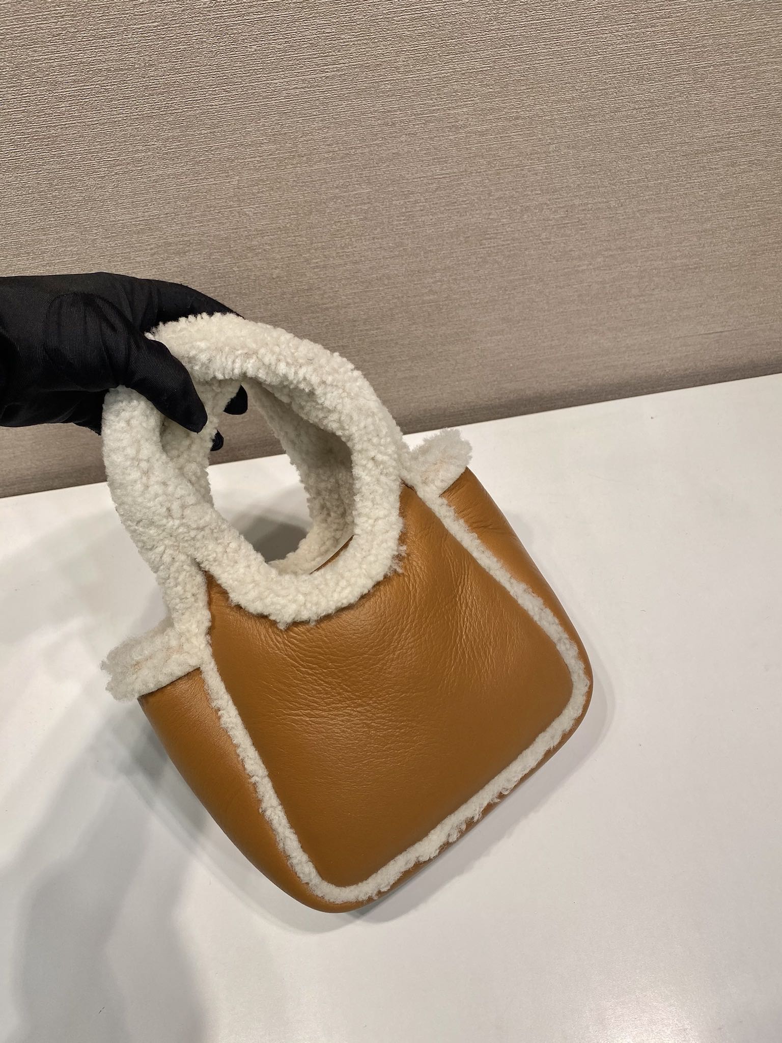Bagsaaa Pra*a Shearling mini handbag 1BA349 Brown - 18 cm