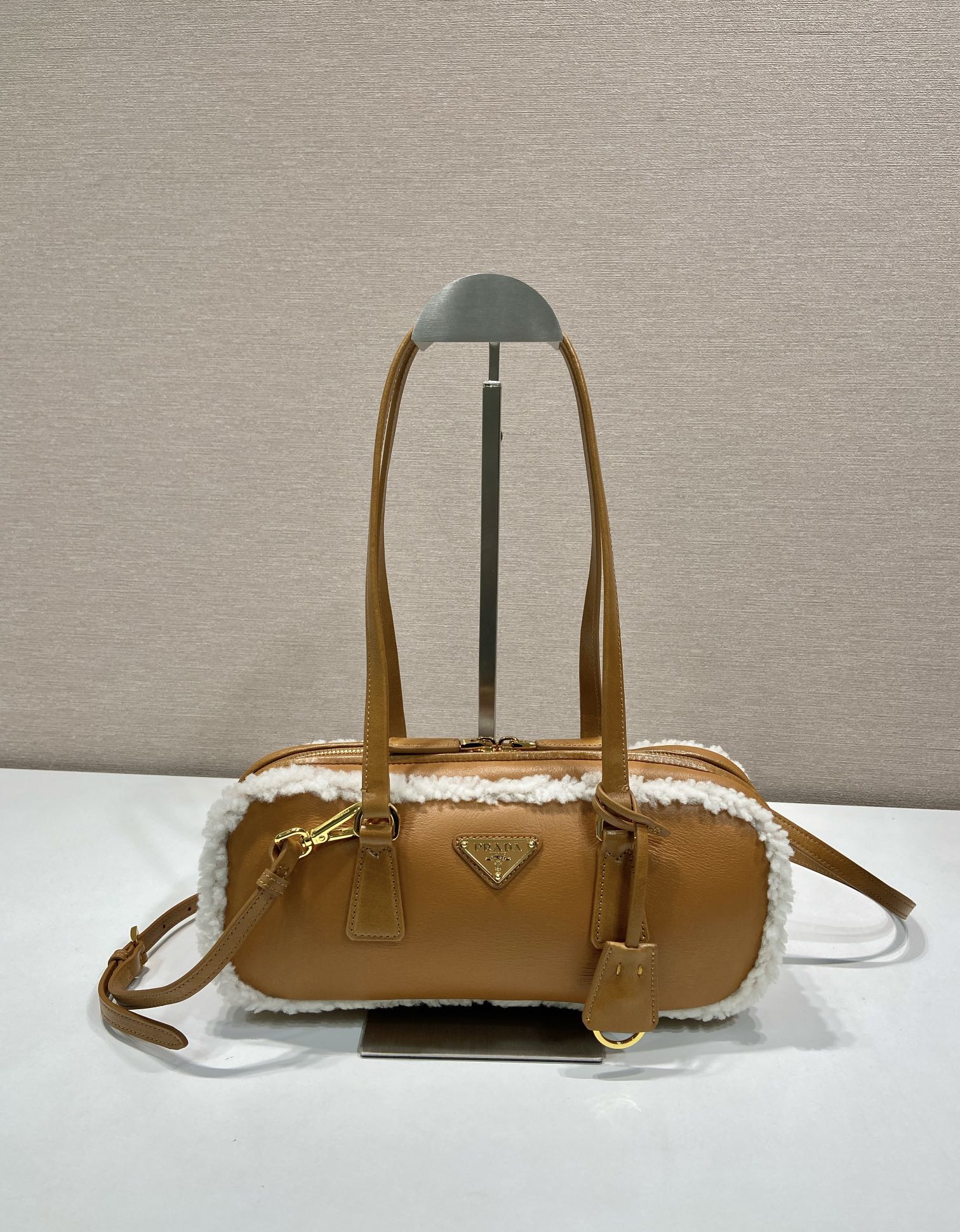 Bagsaaa Pra*a Medium shearling two-handle bag 1BB124 brown - 27x12x6 cm
