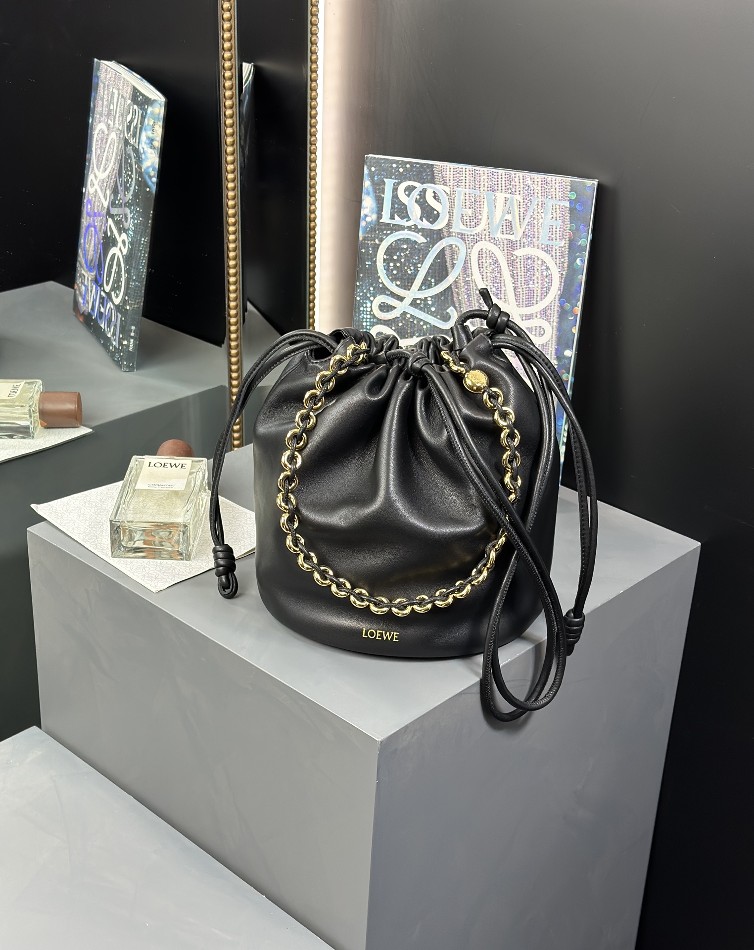 Bagsaaa L0ew* Flamenco purse bucket in mellow nappa lambskin black - 32*17*24cm