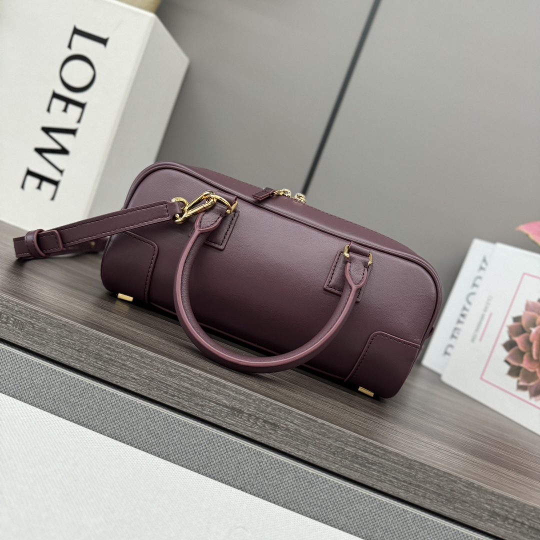 Bagsaaa L0ew* Amazona 23 Cropped bag in nappa calfskin dark burgundy - 23x11x10 cm