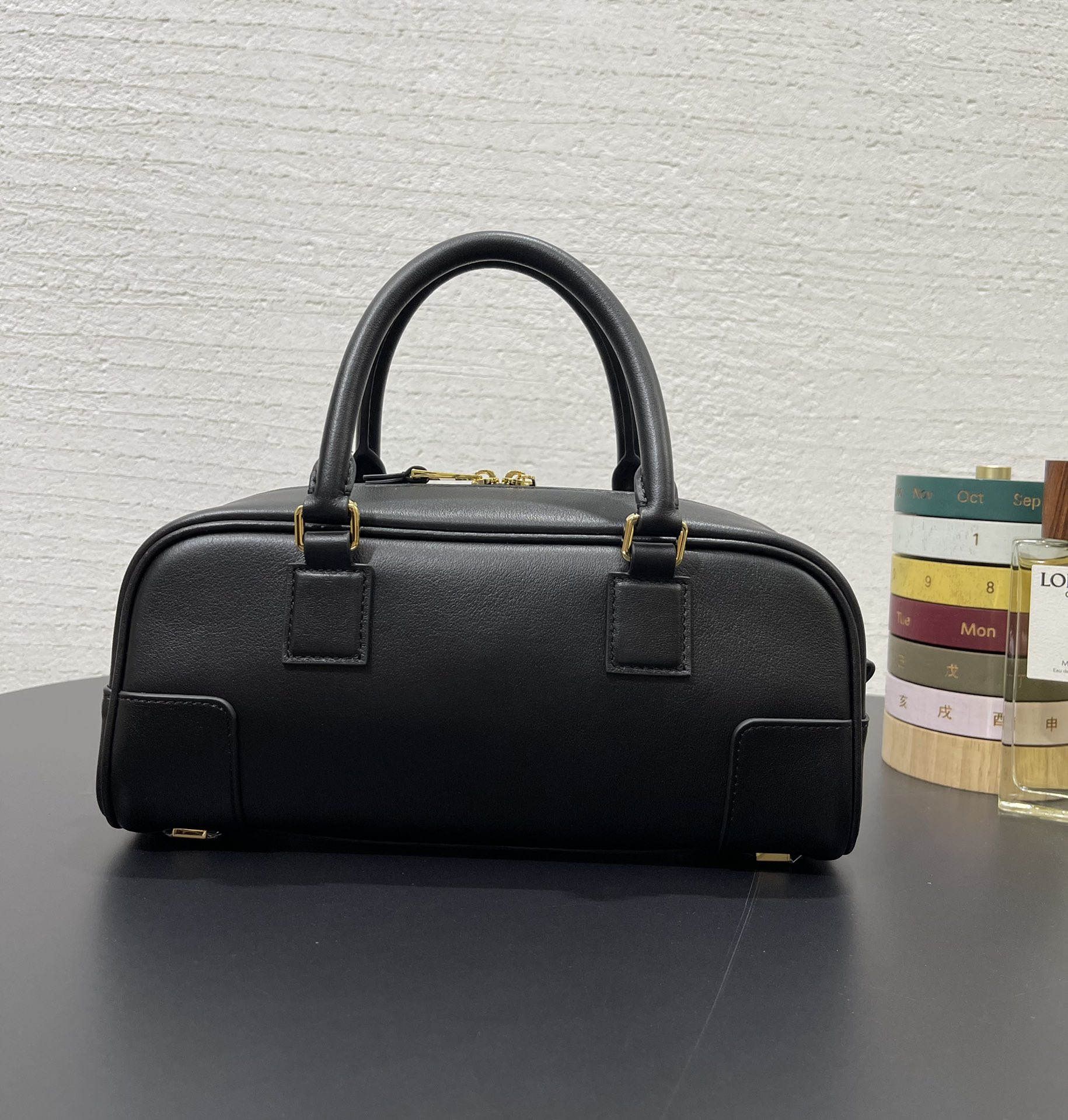 Bagsaaa L0ew* Amazona 23 Cropped bag in nappa calfskin black - 23x11x10 cm