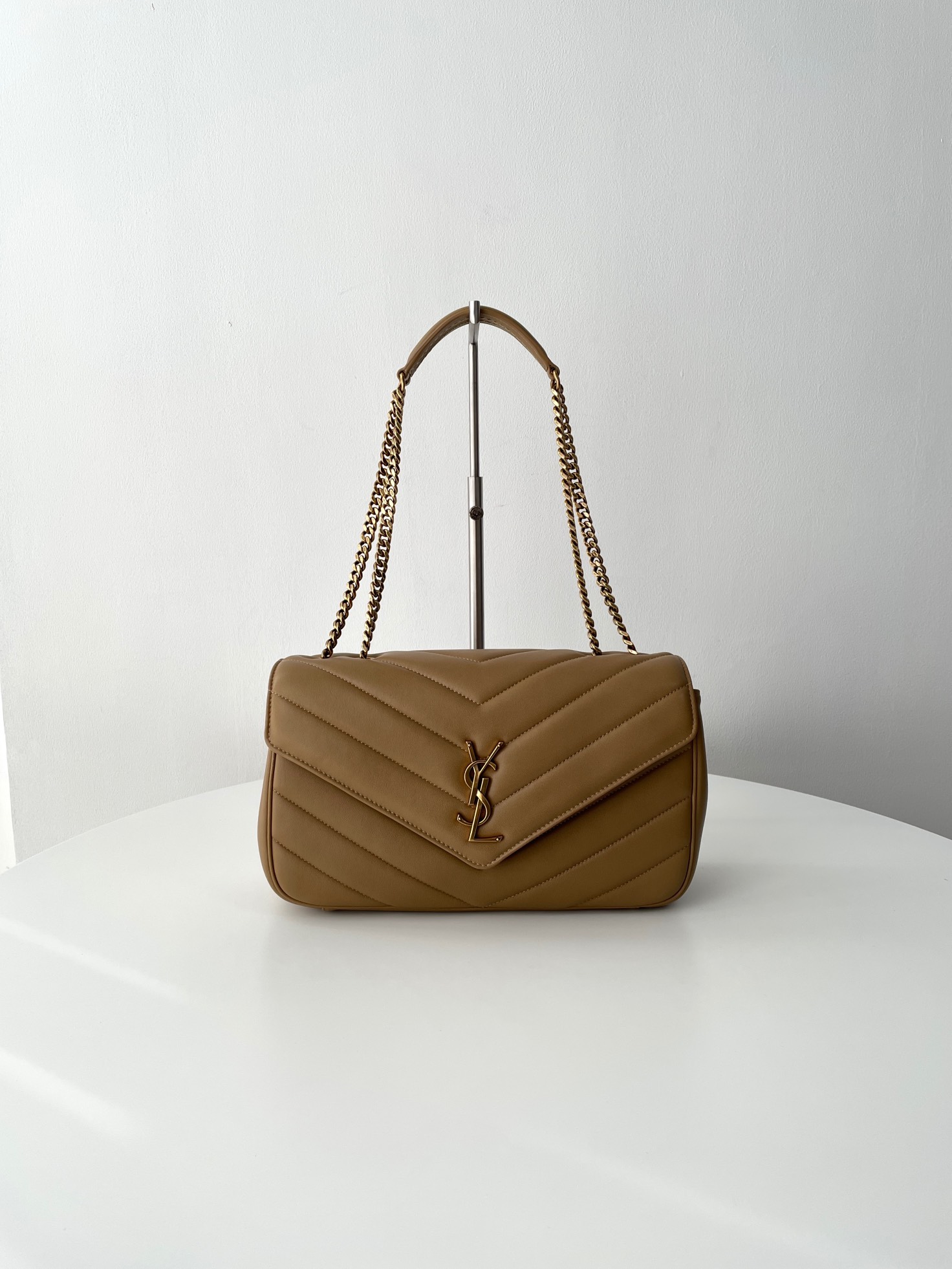 Bagsaaa Y51 Loulou Medium In Matelassé Lambskin 801439 Beige - 29 x 17 x 8 CM