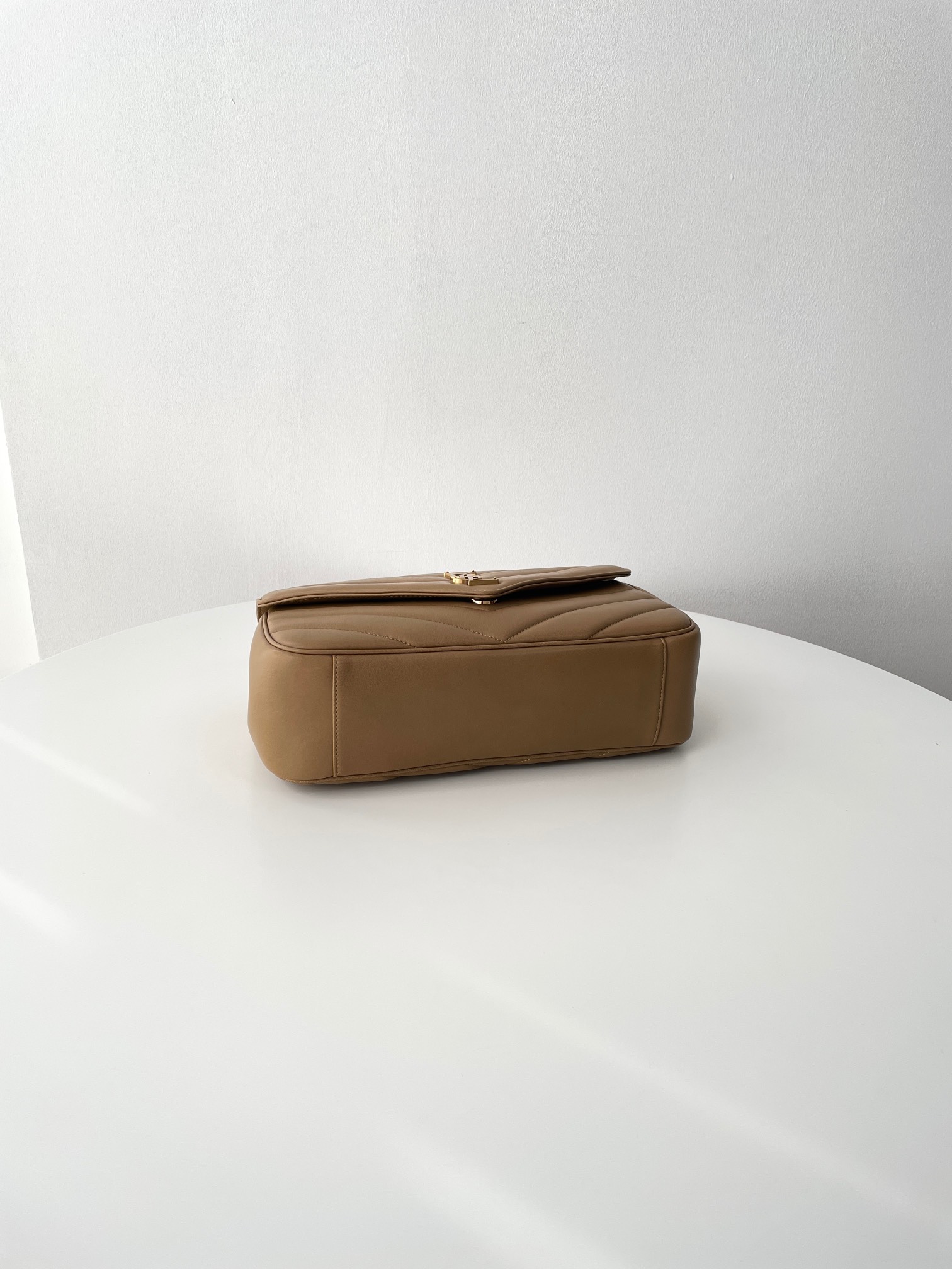 Bagsaaa Y51 Loulou Medium In Matelassé Lambskin 801439 Beige - 29 x 17 x 8 CM