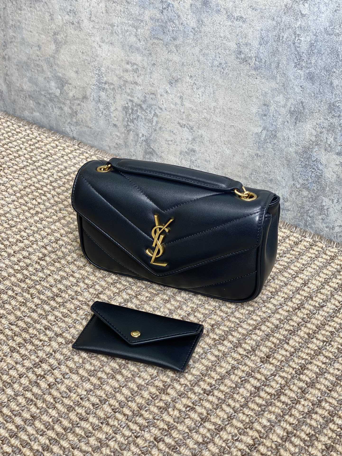Bagsaaa Y51 Loulou Mini In Lambskin 821749 Black - 20 X 12 X 5 CM