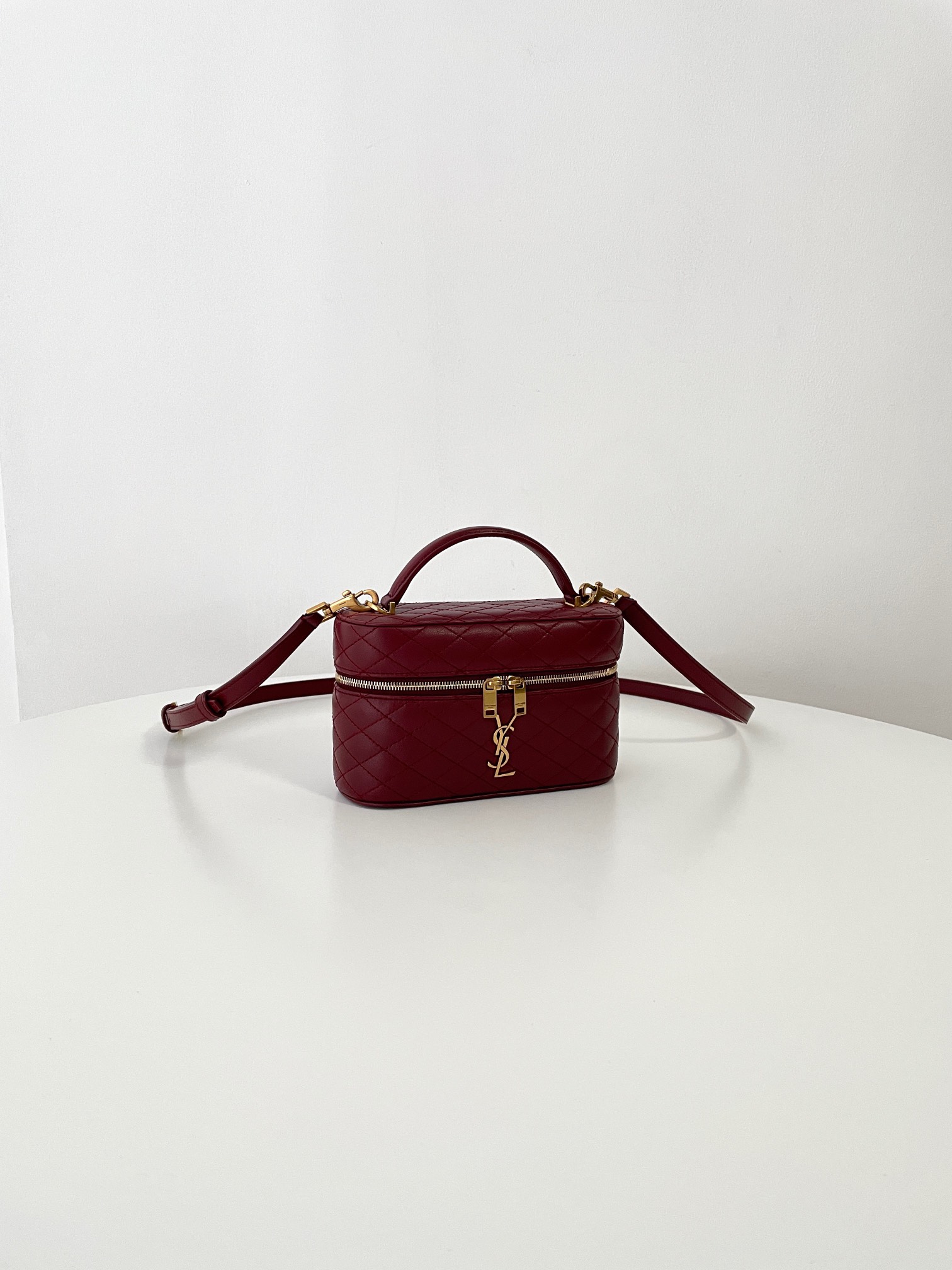 Bagsaaa Y51 Gaby Vanity Bag In Lambskin 766731 Dark Red - 18 X 11 X 6.5 CM