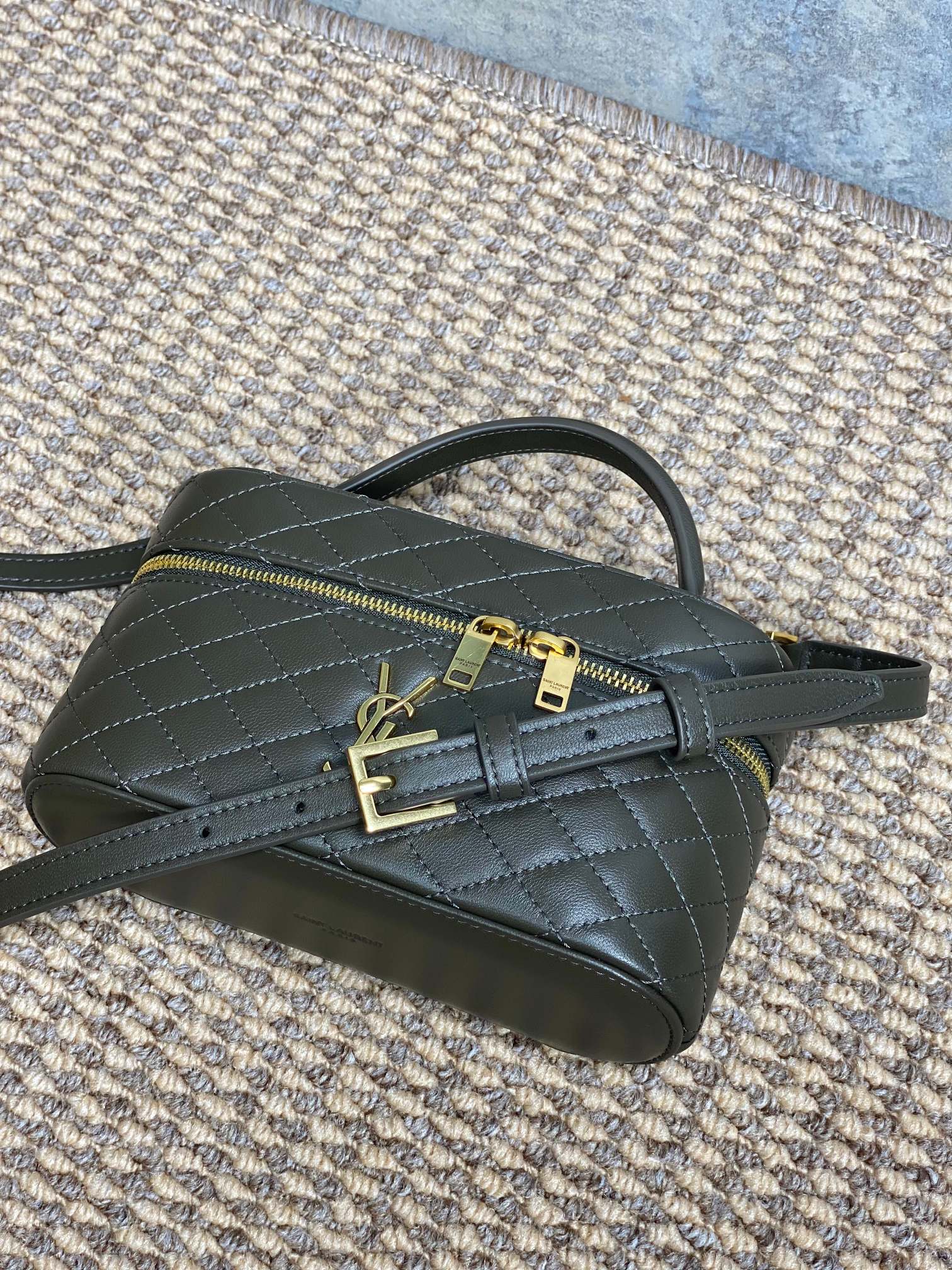 Bagsaaa Y51 Gaby Vanity Bag In Lambskin 766731 Light Musk - 18 X 11 X 6.5 CM