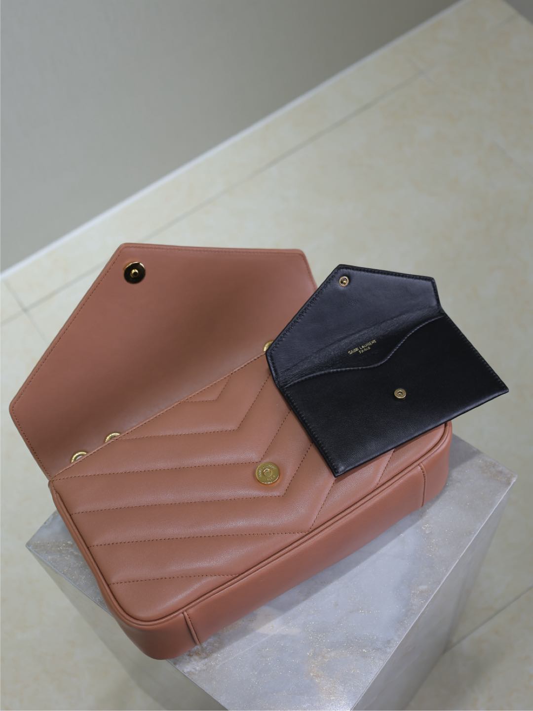 Bagsaaa Y51 Loulou Medium In Matelassé Lambskin 801439 Pink - 29 x 17 x 8 CM