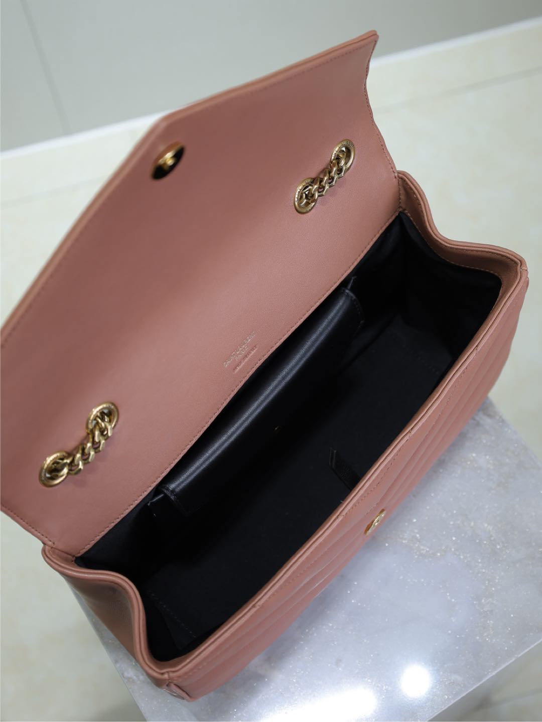 Bagsaaa Y51 Loulou Medium In Matelassé Lambskin 801439 Pink - 29 x 17 x 8 CM
