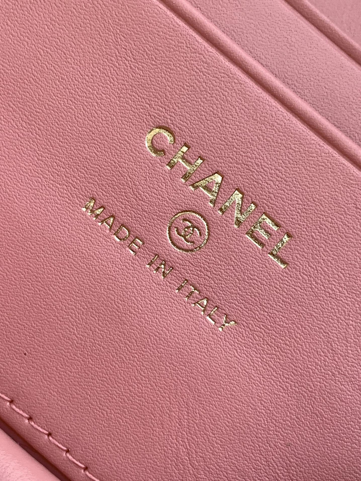 Bagsaaa Ch**el Long Vanity with chain AP4407 Pink - 17 x 19.5 x 5cm