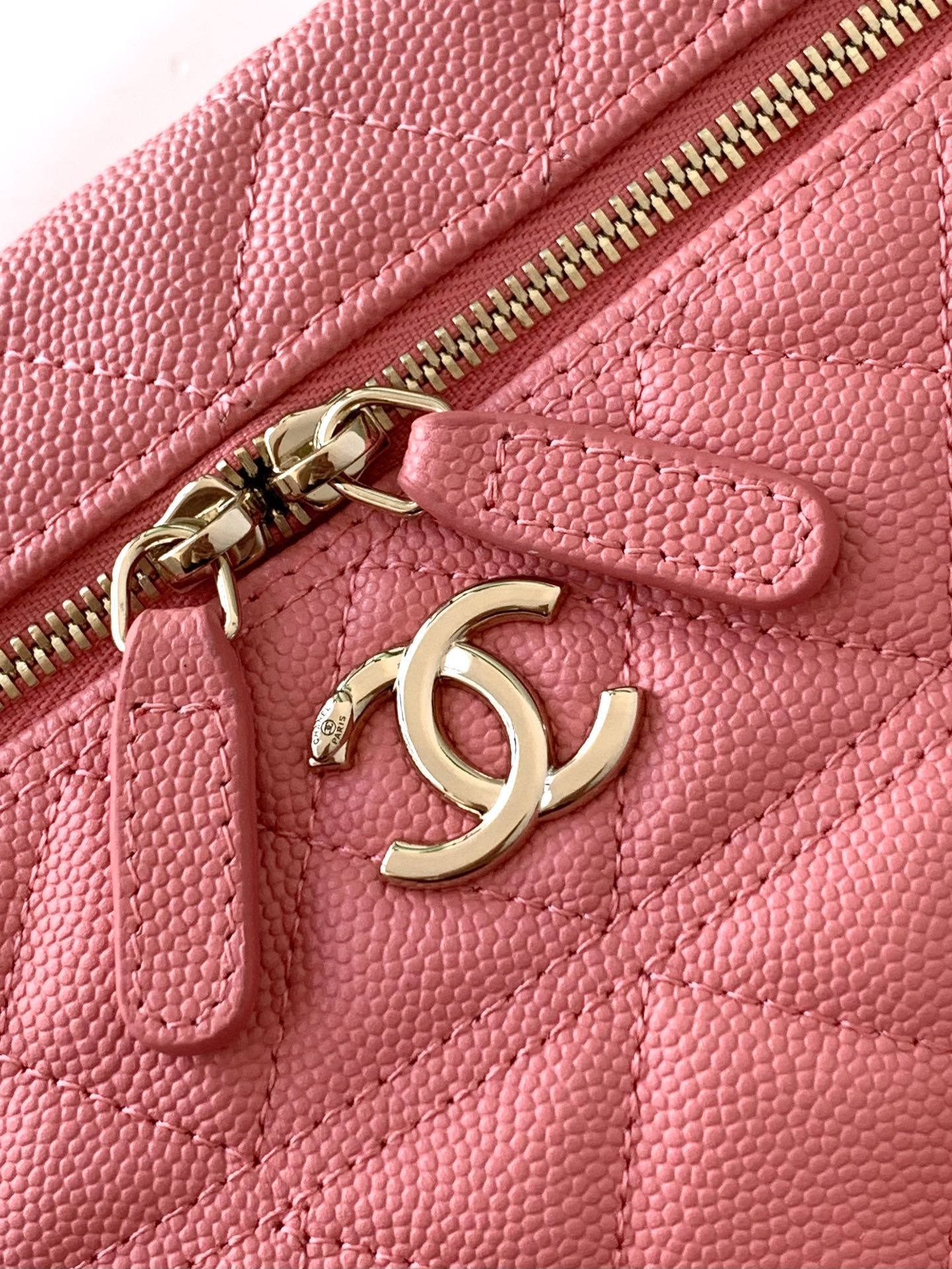 Bagsaaa Ch**el Long Vanity with chain AP4407 Pink - 17 x 19.5 x 5cm
