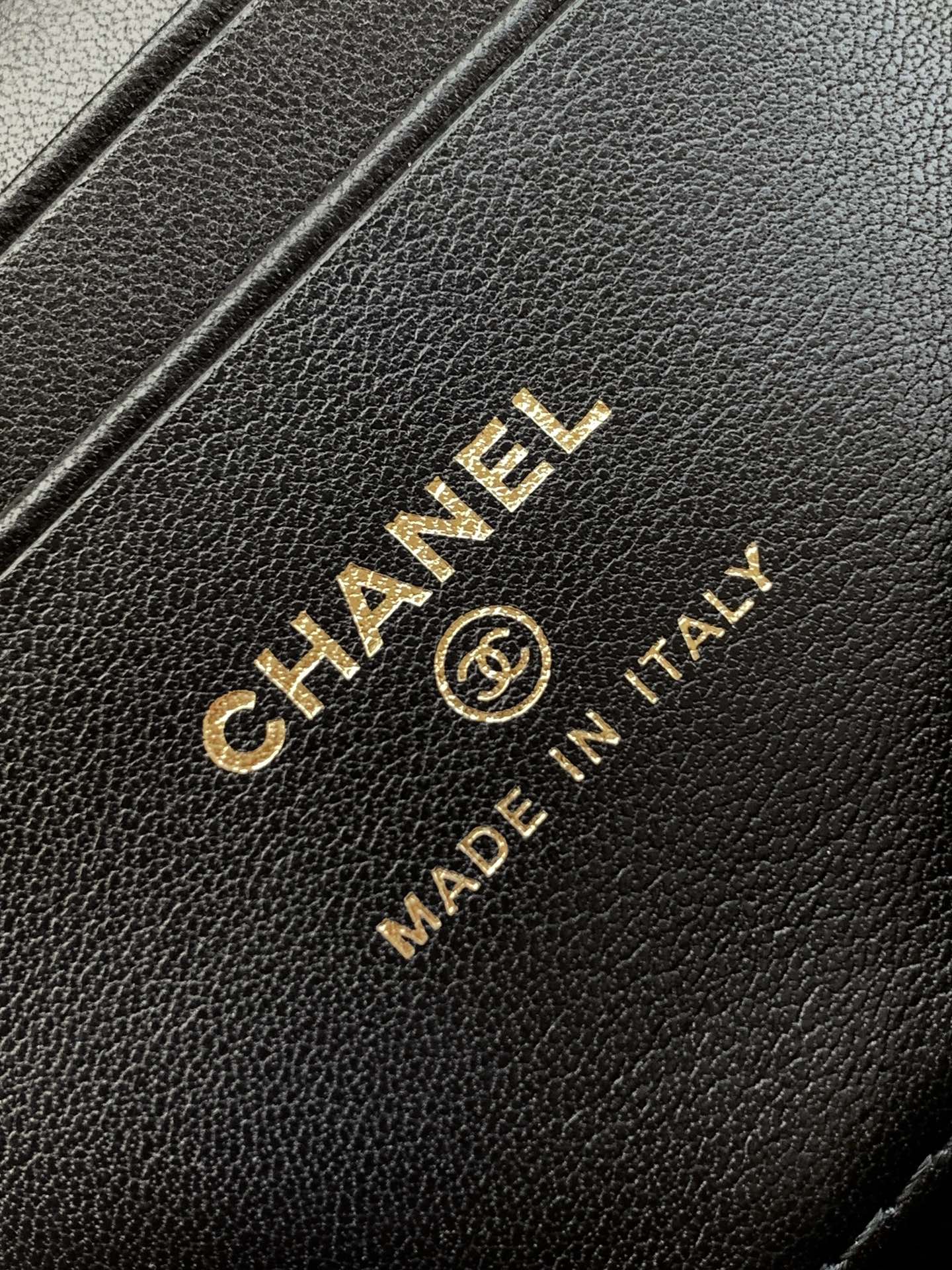 Bagsaaa Ch**el Long Vanity with chain AP4407 Black - 17 x 19.5 x 5cm