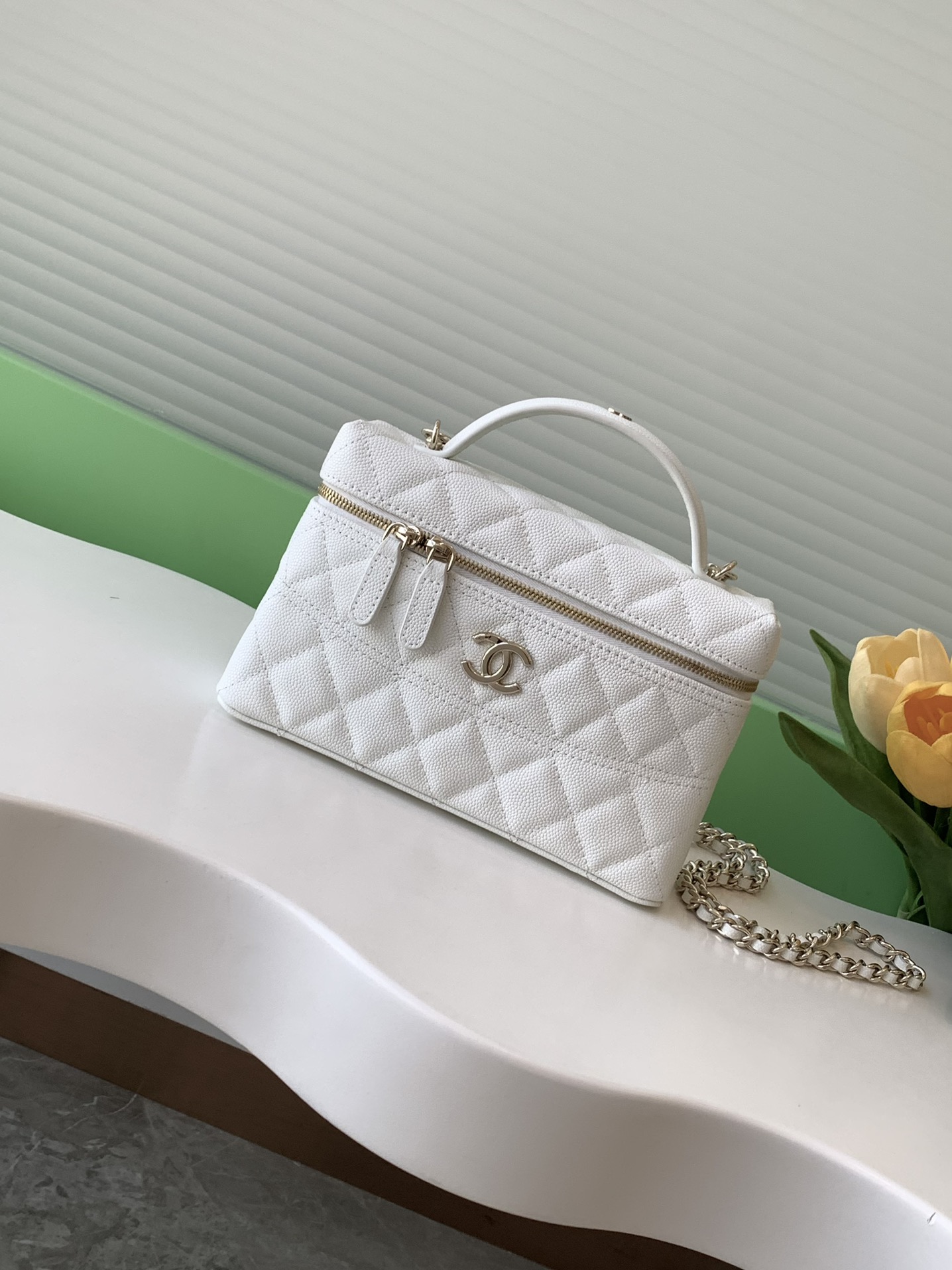 Bagsaaa Ch**el Long Vanity with chain AP4407 White - 17 x 19.5 x 5cm