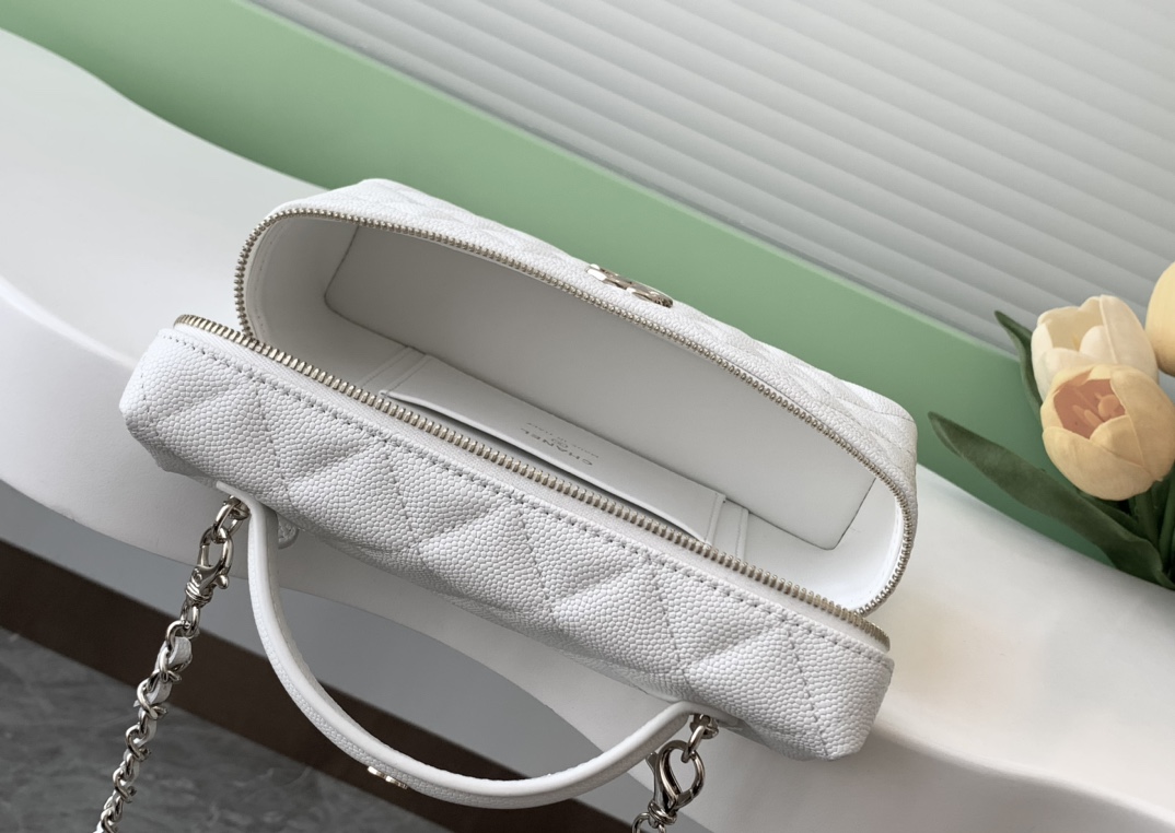 Bagsaaa Ch**el Long Vanity with chain AP4407 White - 17 x 19.5 x 5cm